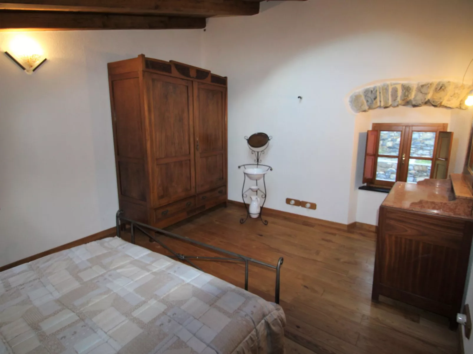 Ciliegiolo-Inside
