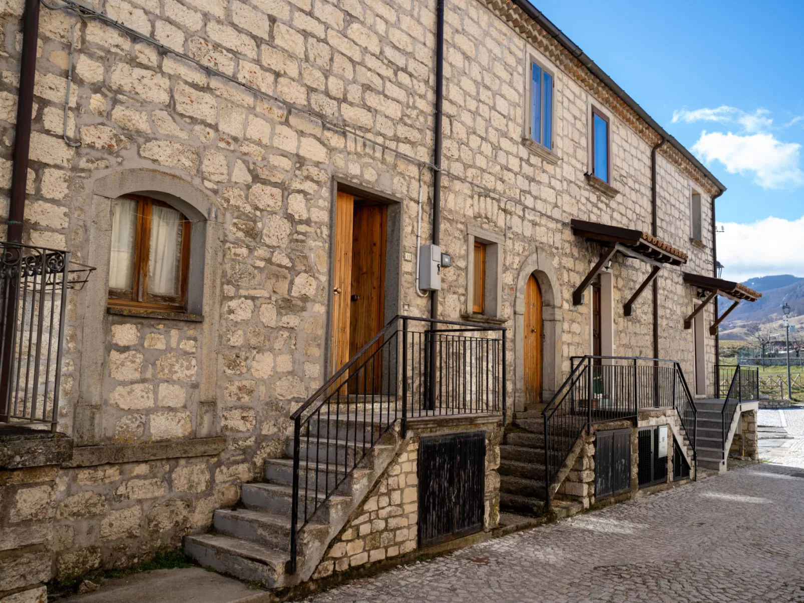Adelina a Gamberale-Outside