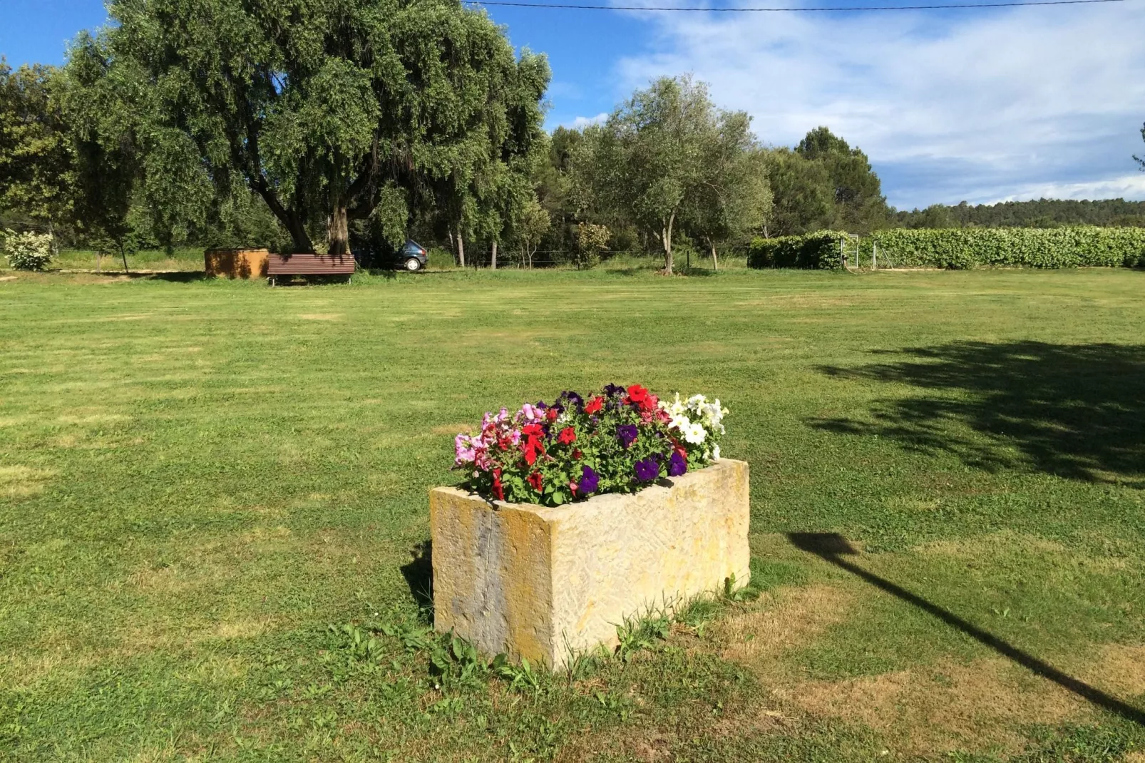 Masia Can Roca de Dalt-Gardens summer