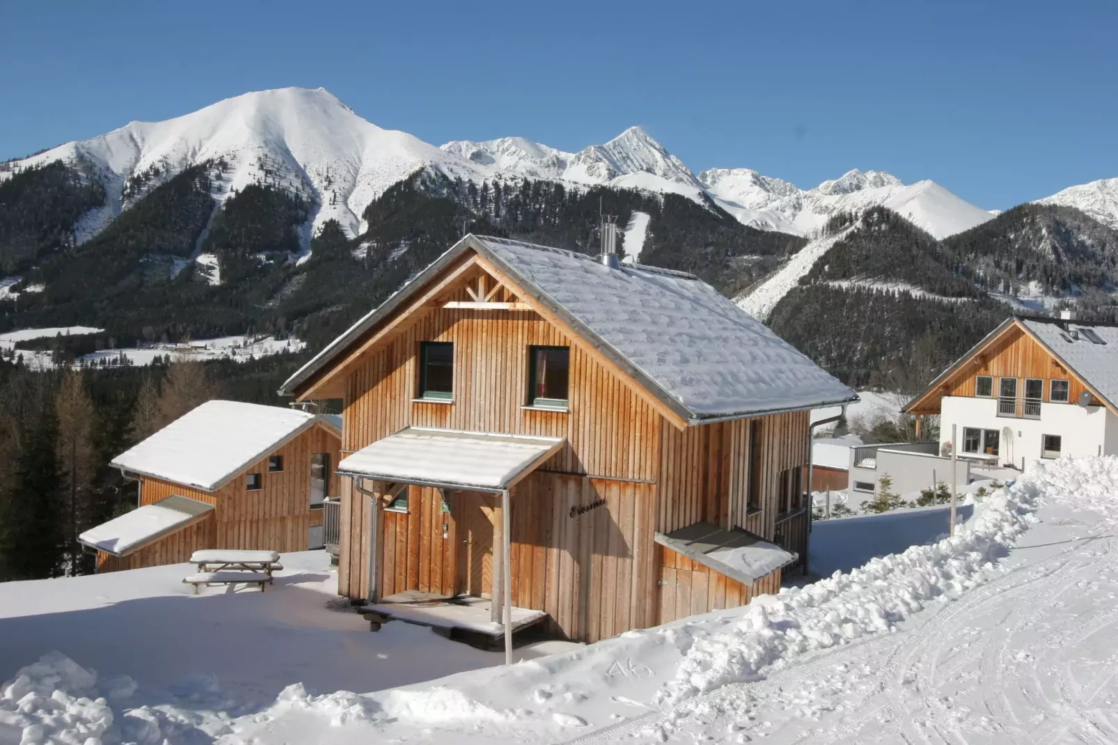 Chalet Eresma-Exterior winter
