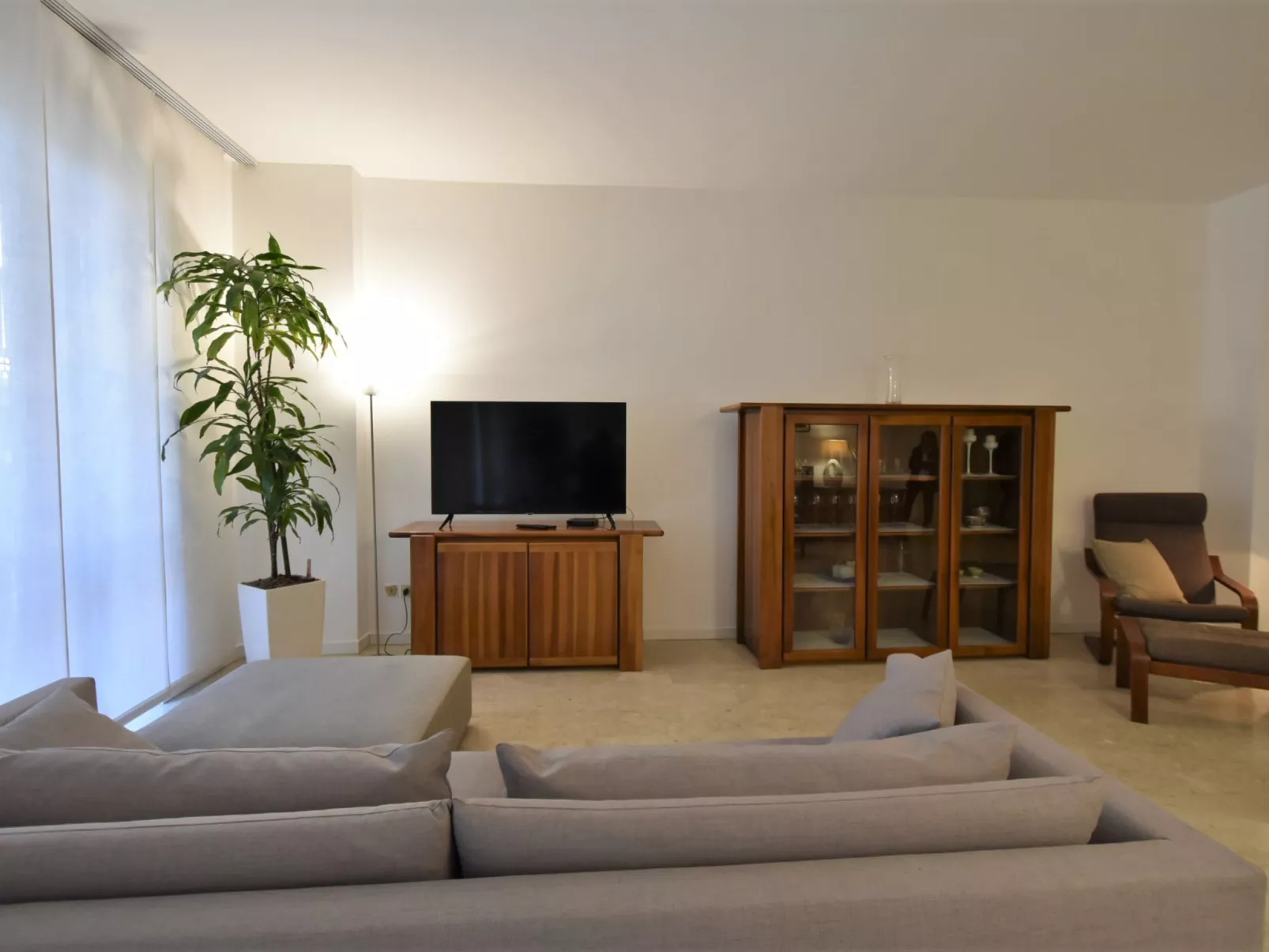 Bacchiglione Garden View-Inside