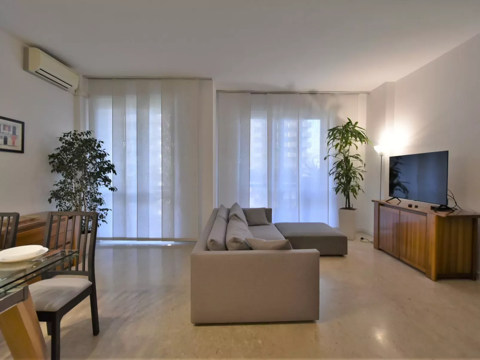Bacchiglione Garden View-Inside