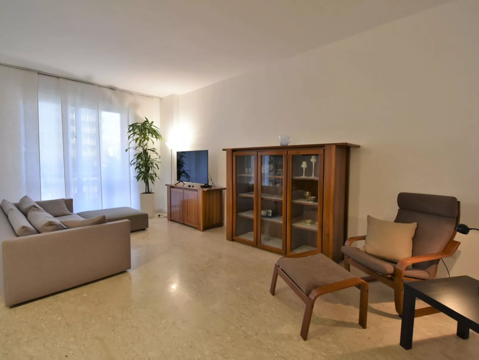 Bacchiglione Garden View-Inside