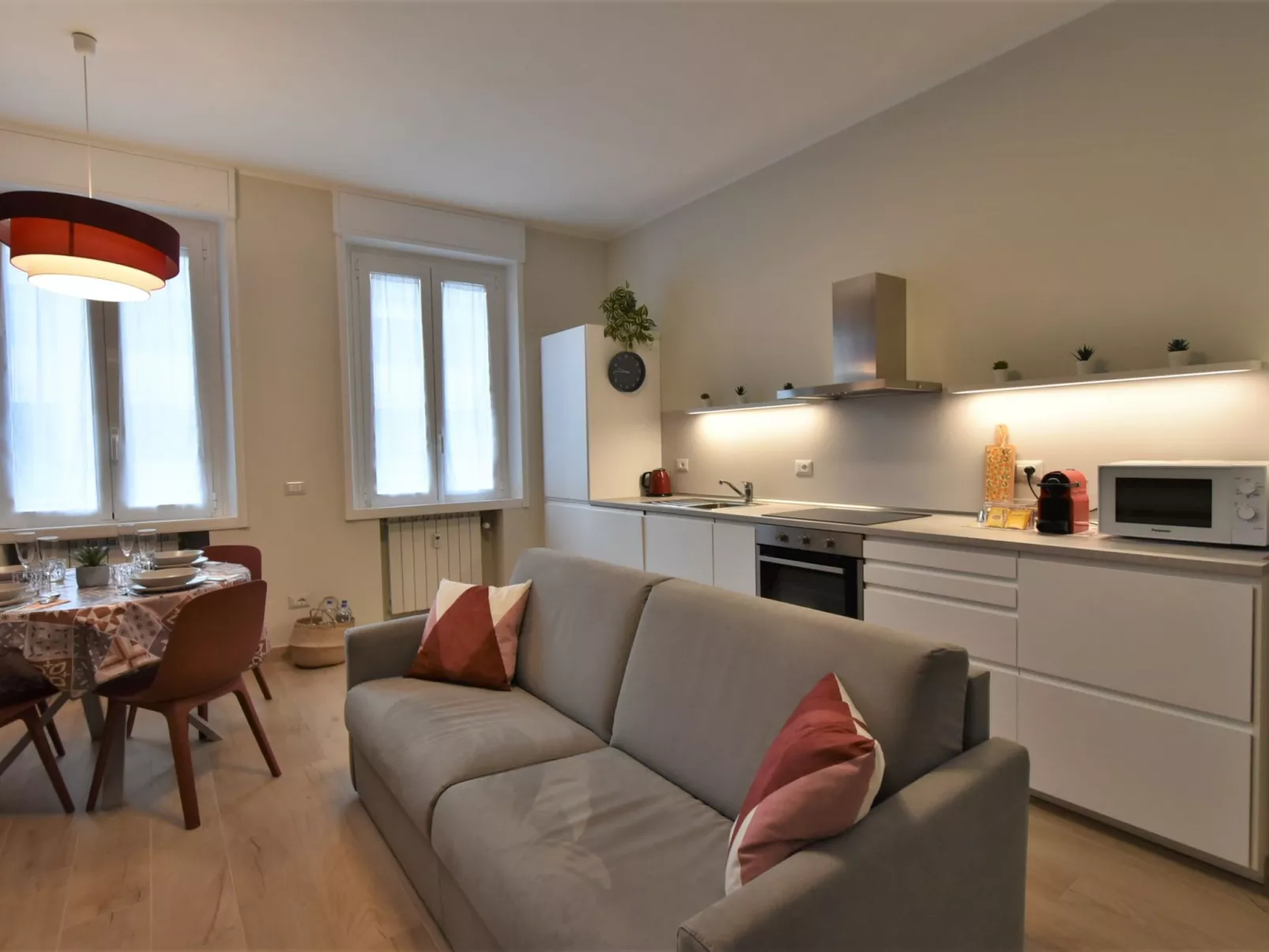 Pirelli Central Station Apartment-Inside
