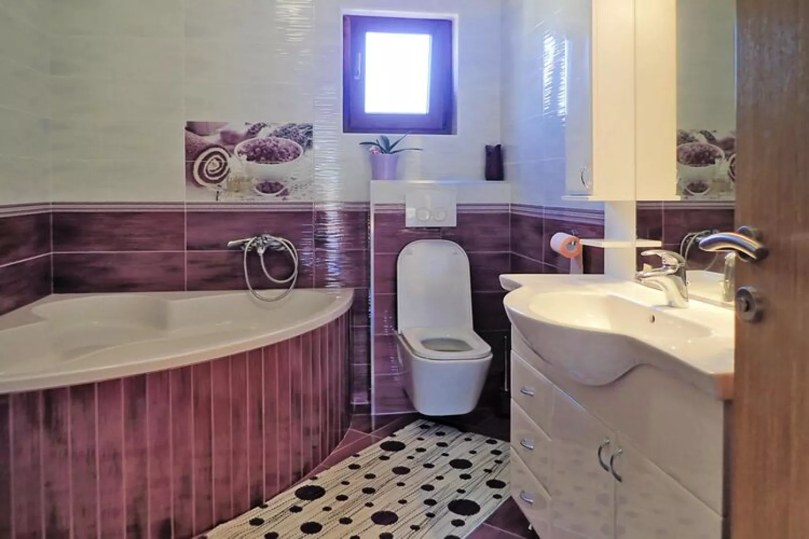 Holiday flat Dane Jasenice-RovanjskaSD-137 A-01 100 qm 6 Erw2 Kinder unter 13 J-Bathroom