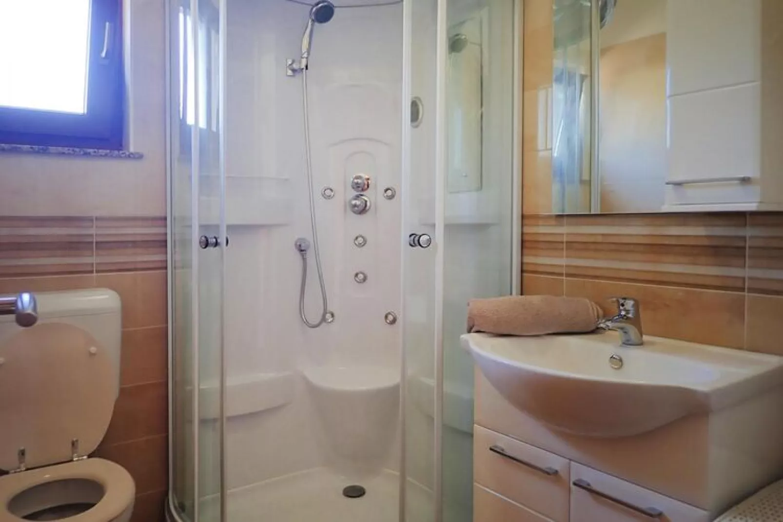 Holiday flat Dane Jasenice-RovanjskaSD-137 A-01 100 qm 6 Erw2 Kinder unter 13 J-Bathroom