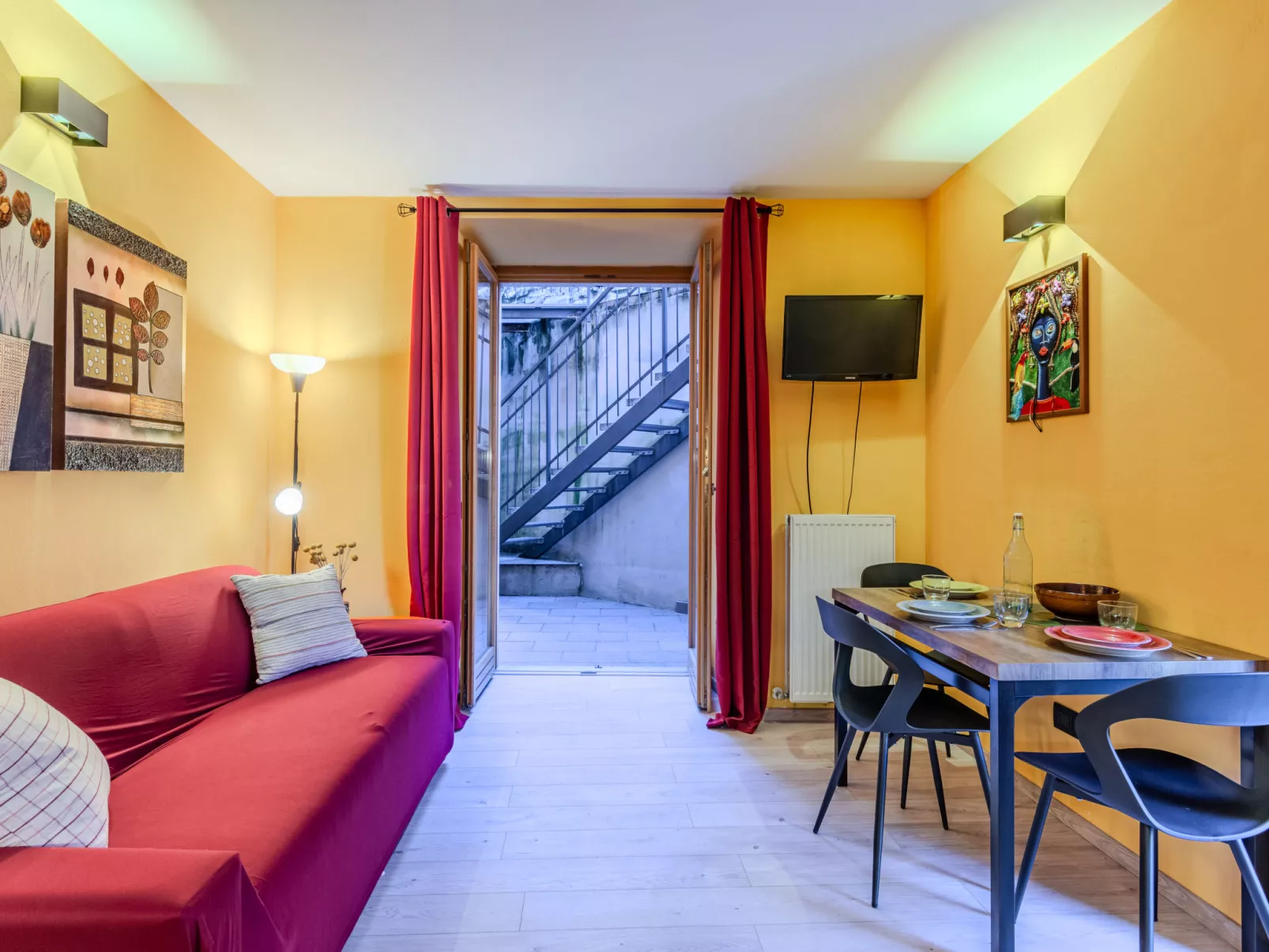 Welcome 2 Riva-Inside