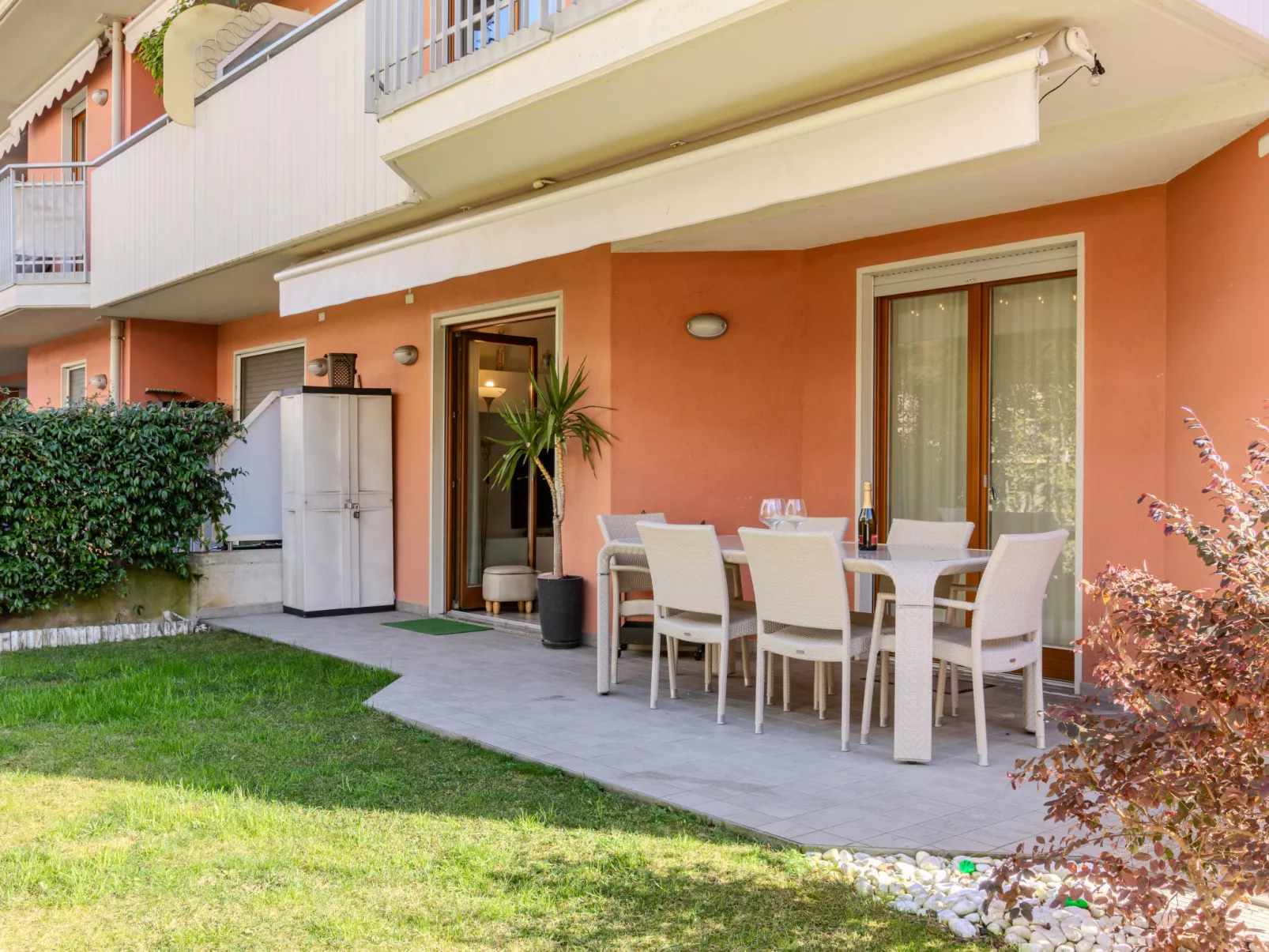 Garden Apartment-Outside