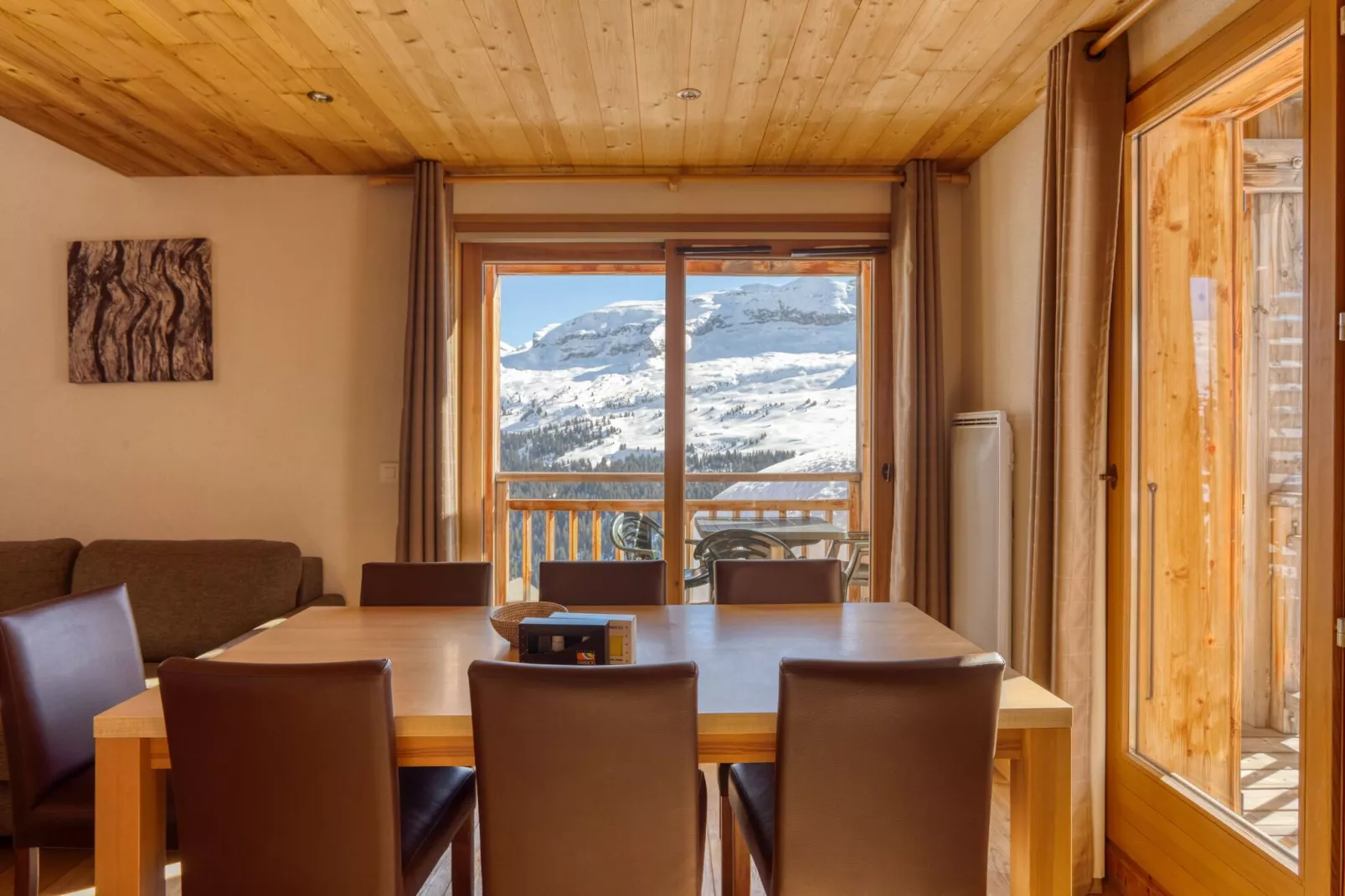 Les Portes du Grand Massif 6-Dining room