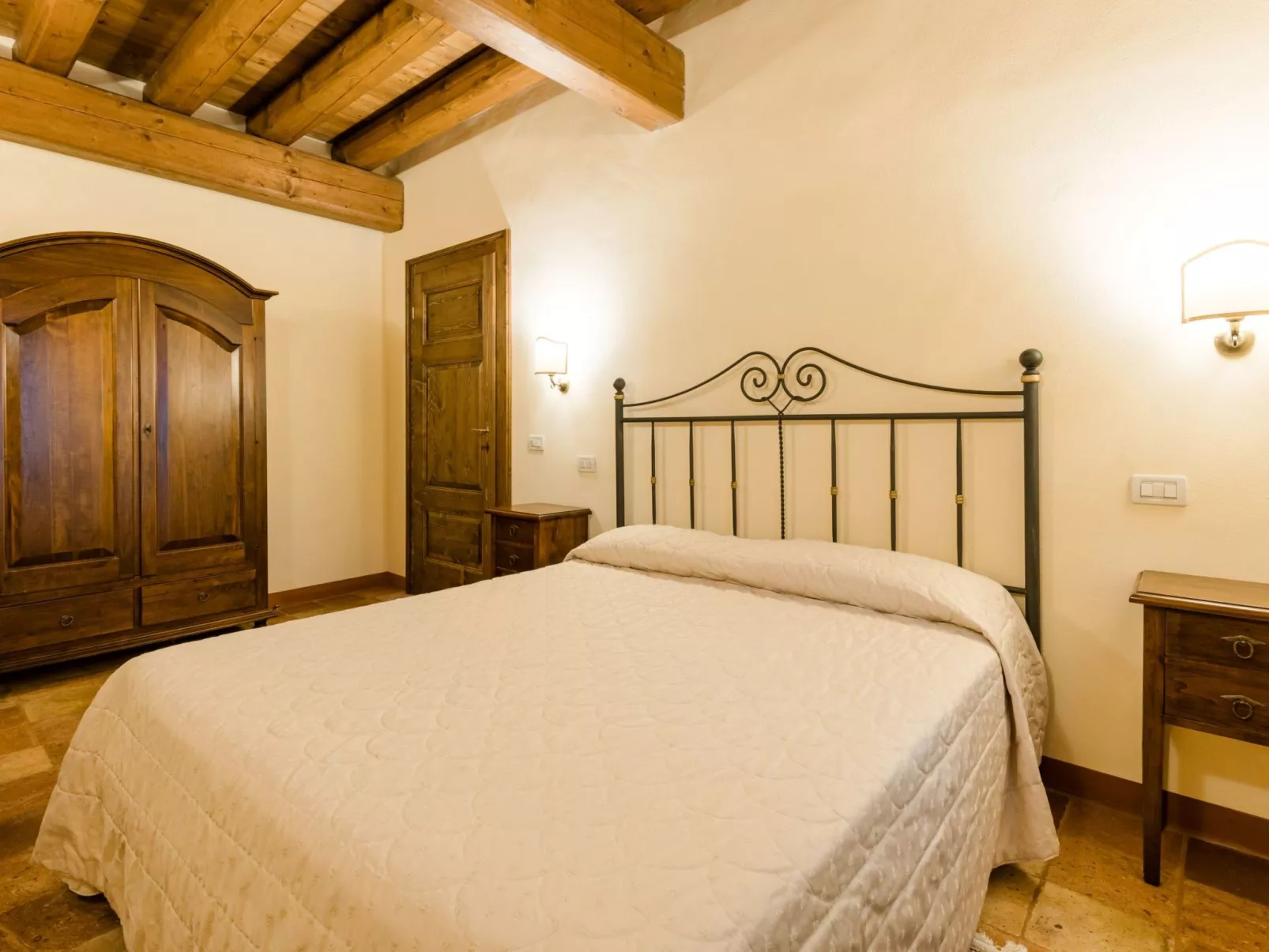 Corte Arcadia-Inside