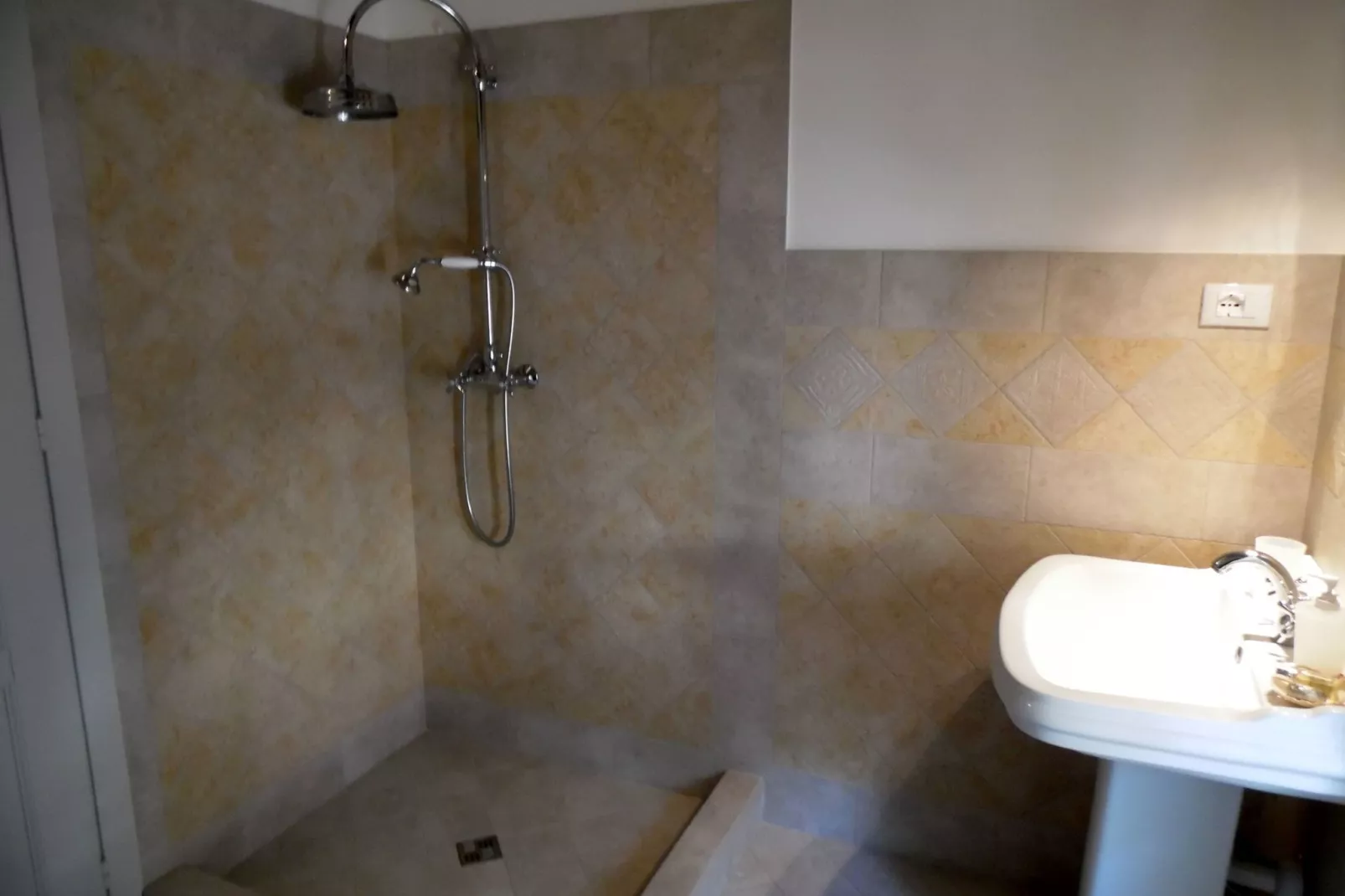 Maison Jaune-Badezimmer