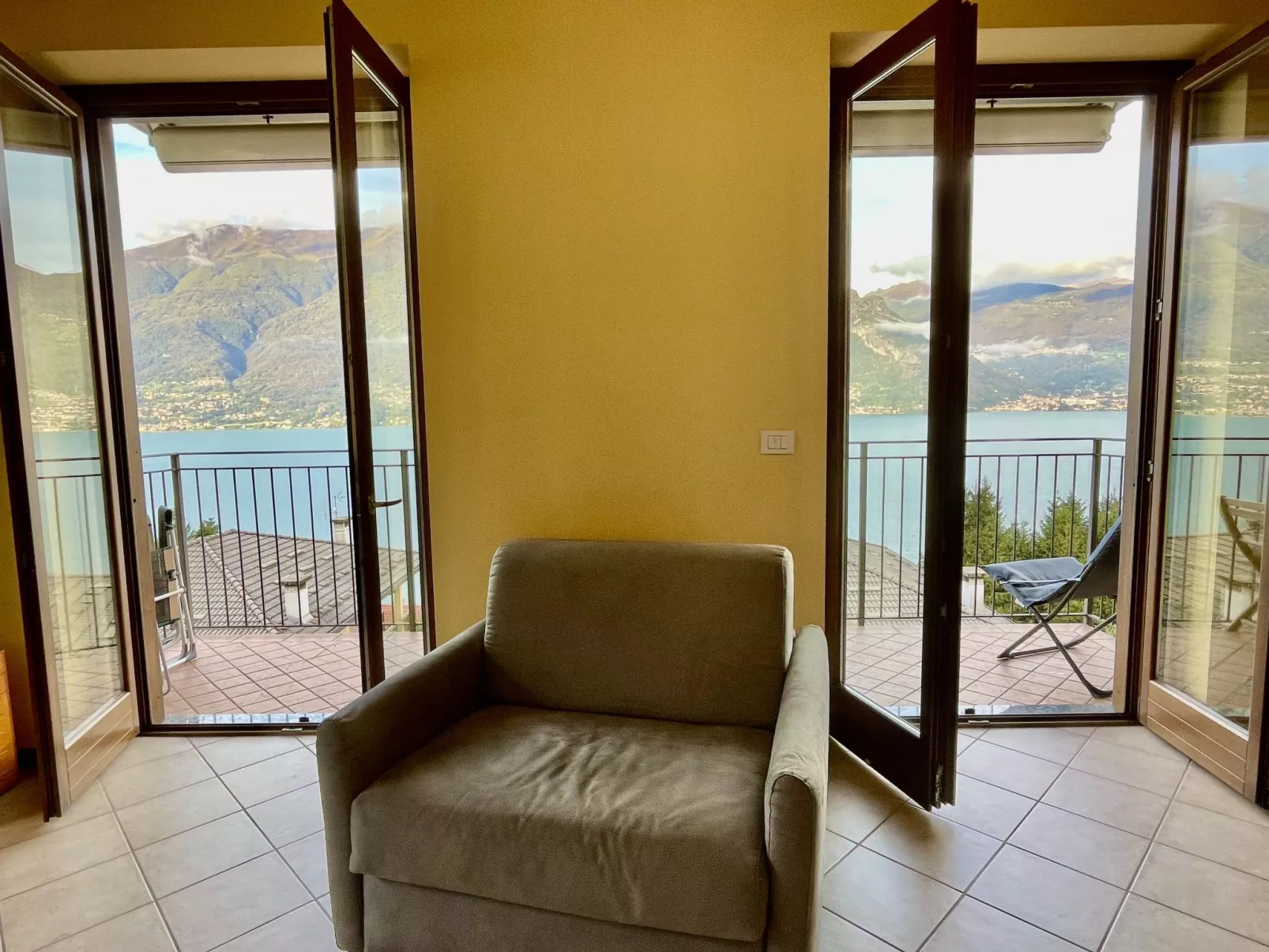 Vista Lago-Inside