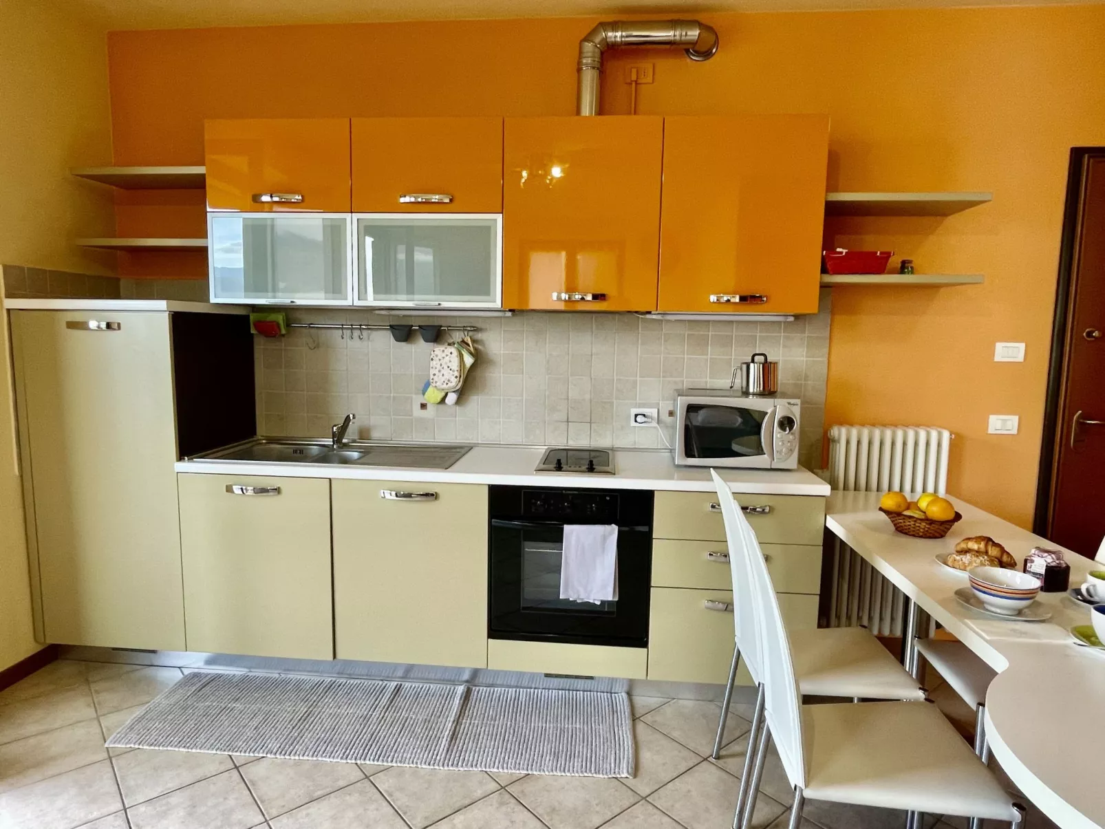 Vista Lago-Inside