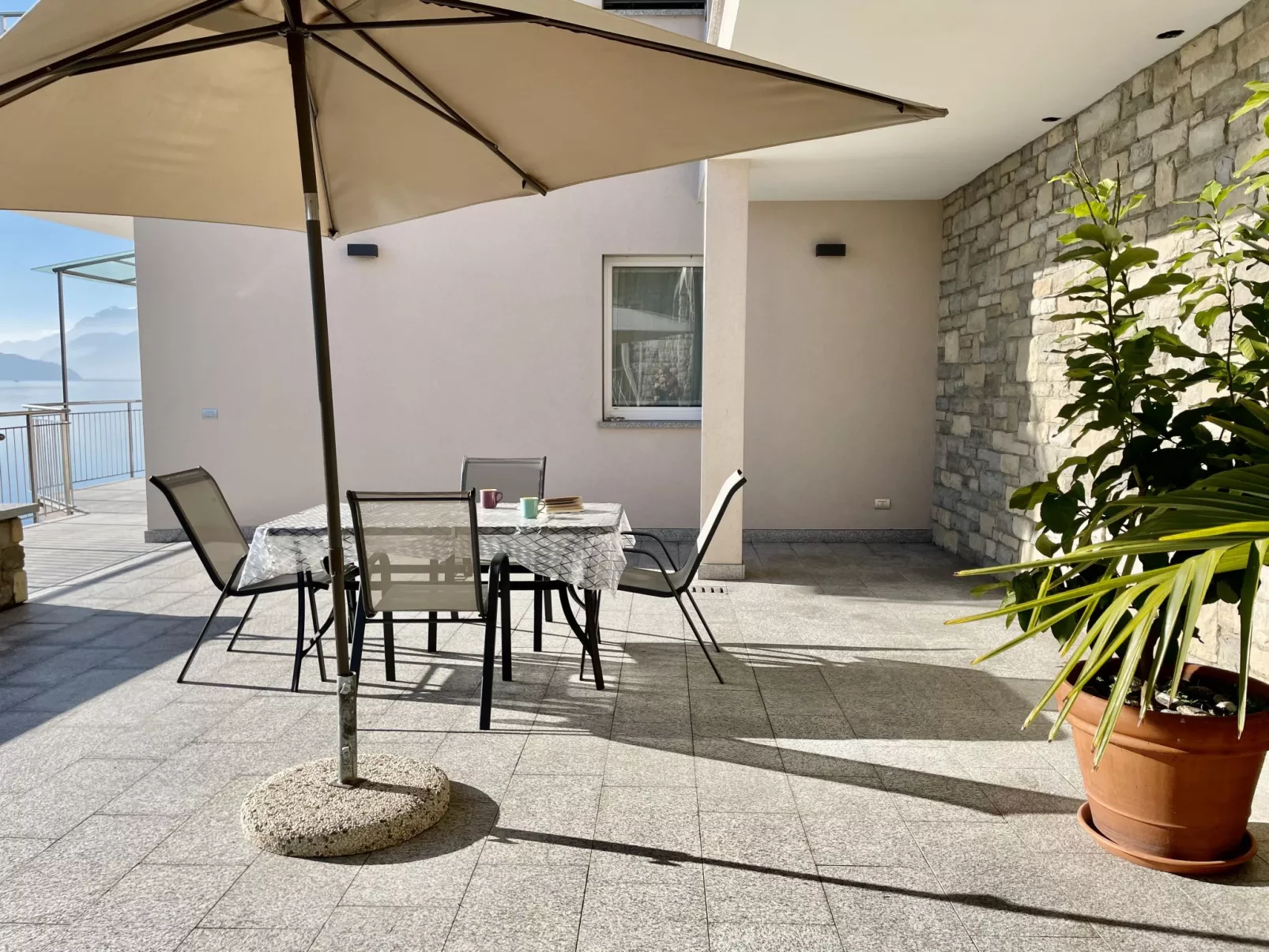 Girasole (GLA128)-Outside