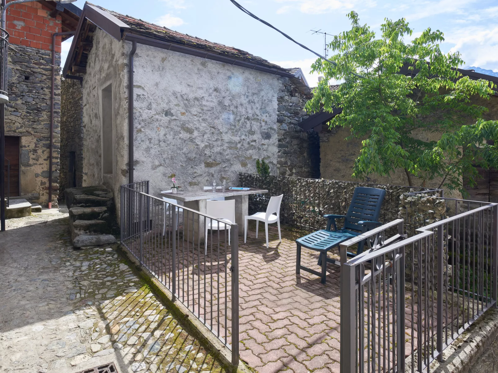 Rustico Maria (DMA390)-Outside
