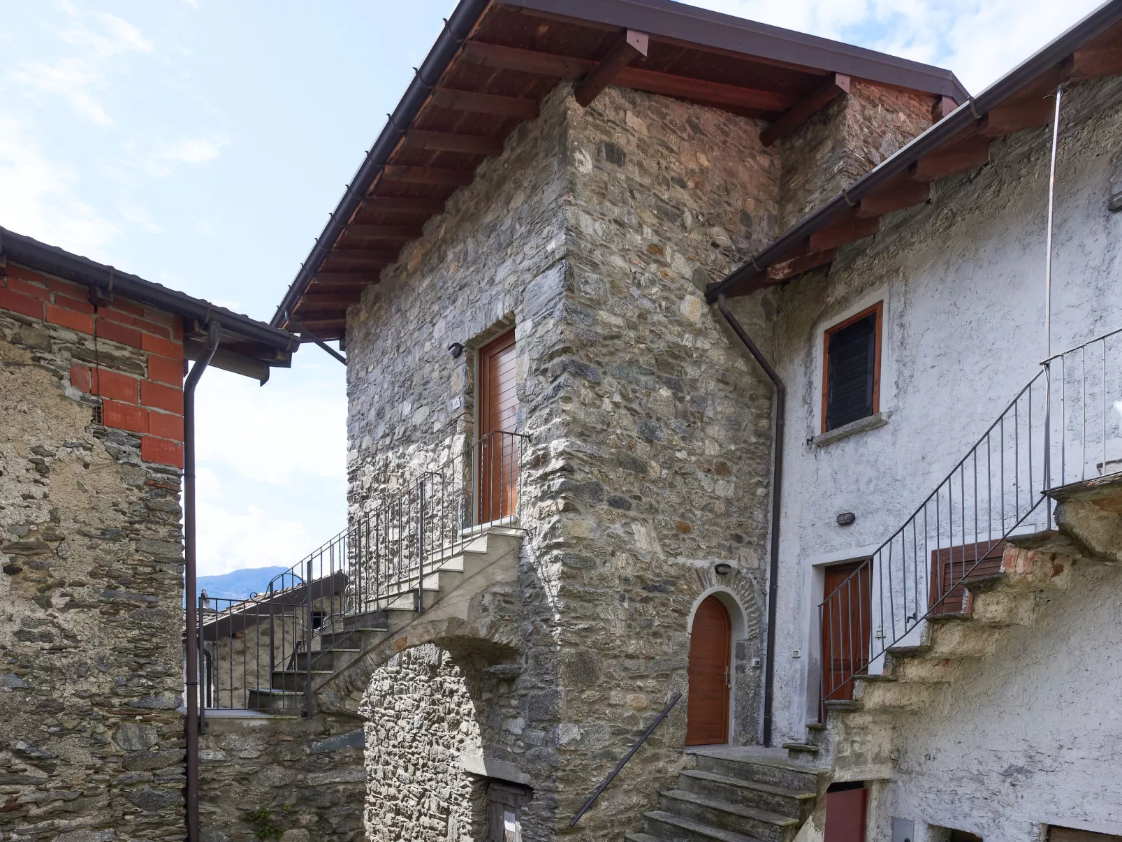 Rustico Maria (DMA390)-Outside