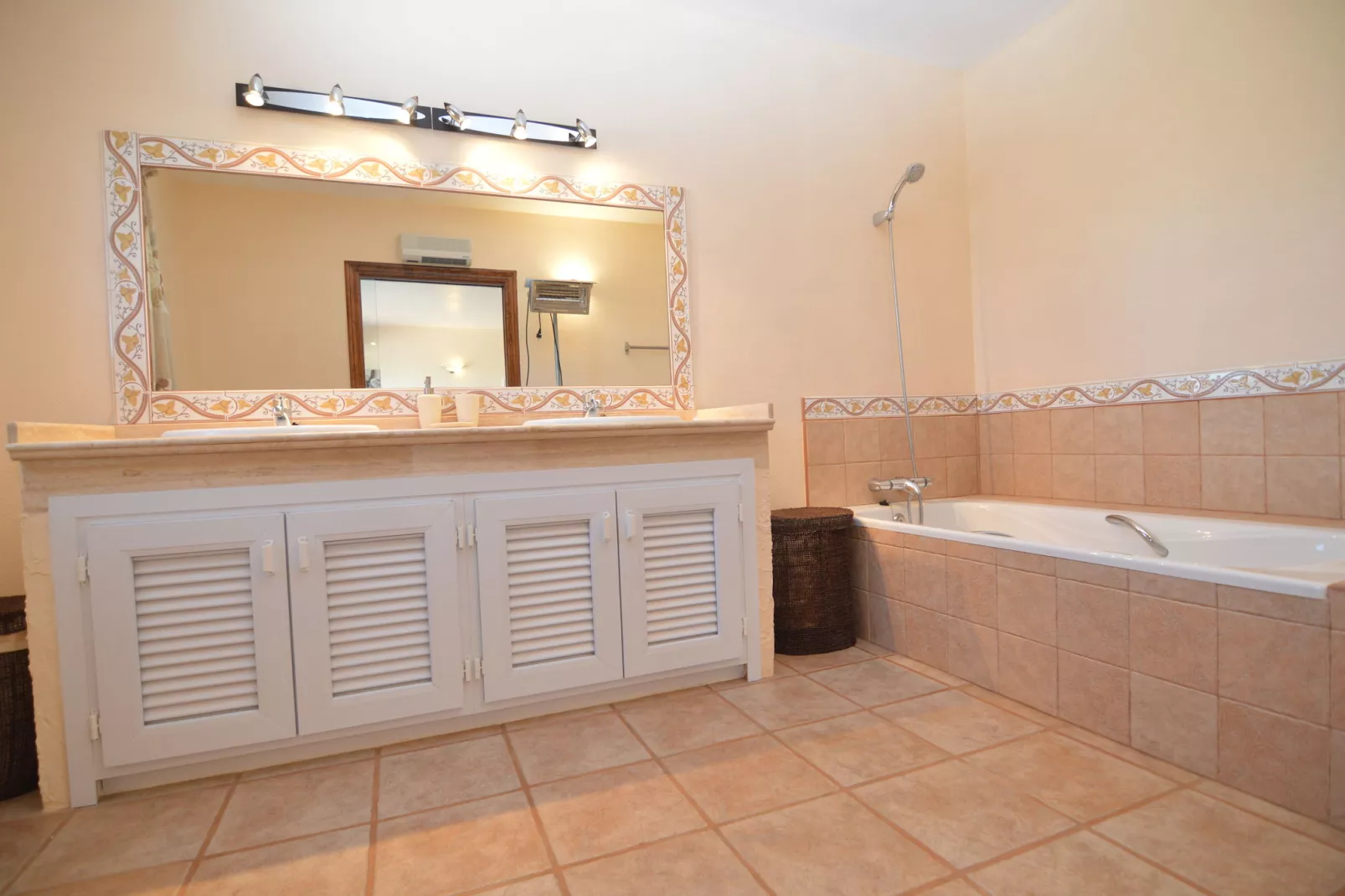 Finca Los Niños-Bathroom