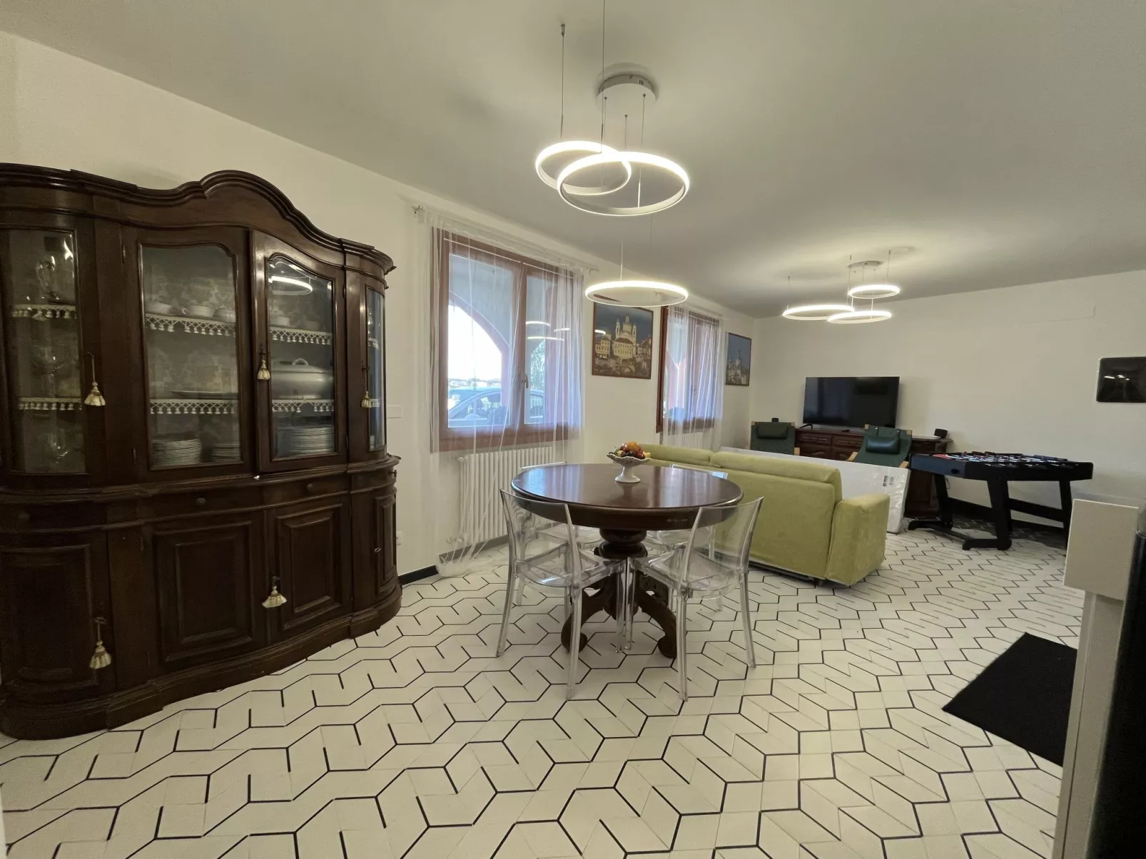 Il Portico-Inside