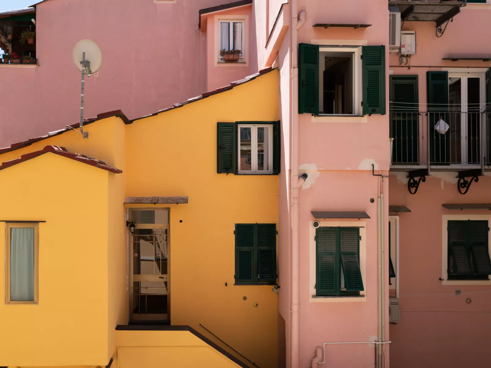 Ca Miù-Outside