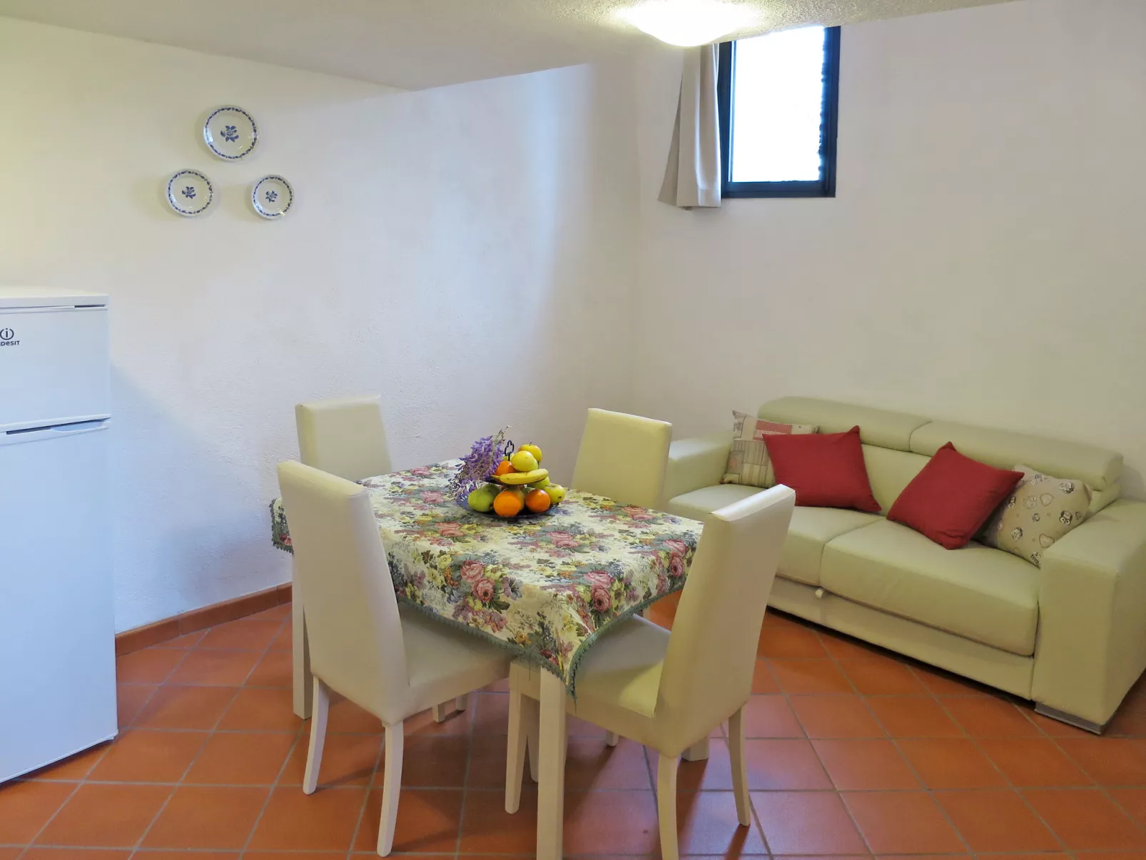 Maria Luisa (DOL286)-Inside