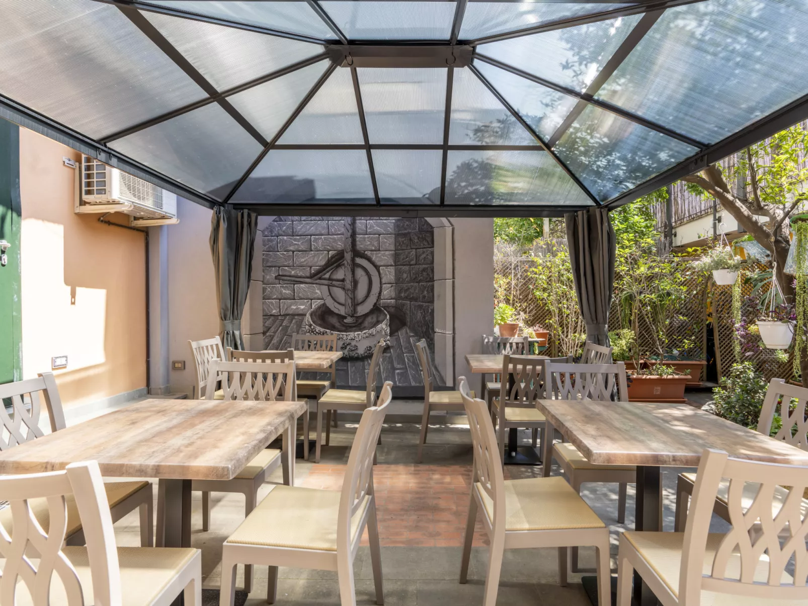 Cantina-Outside
