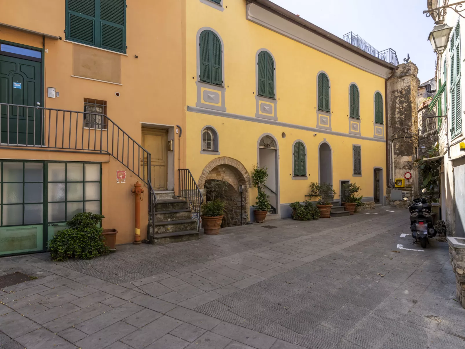 Cantina-Outside
