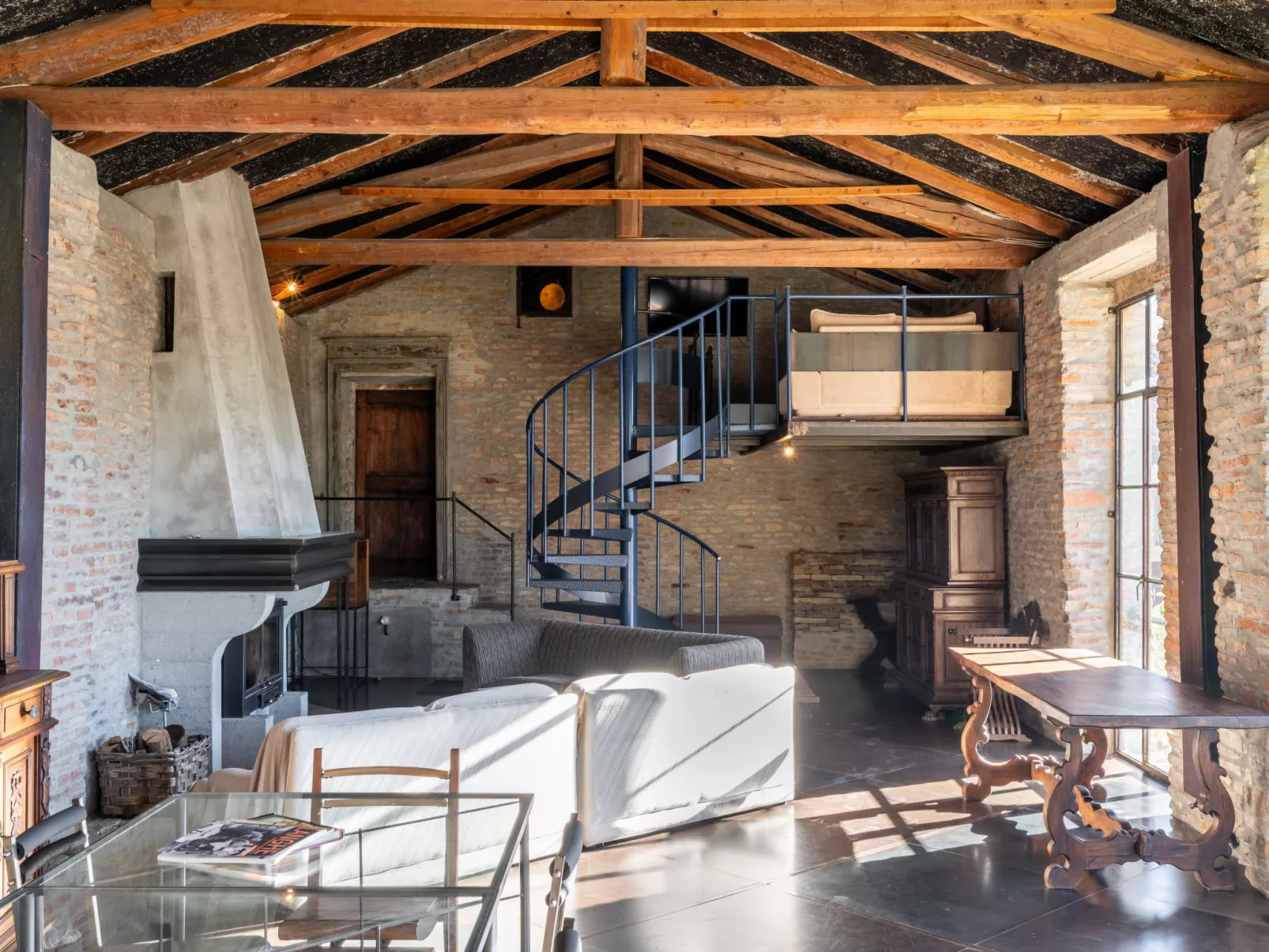 Borgo del Riondino-Inside