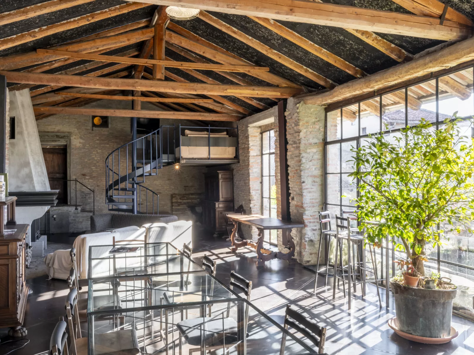 Borgo del Riondino-Inside