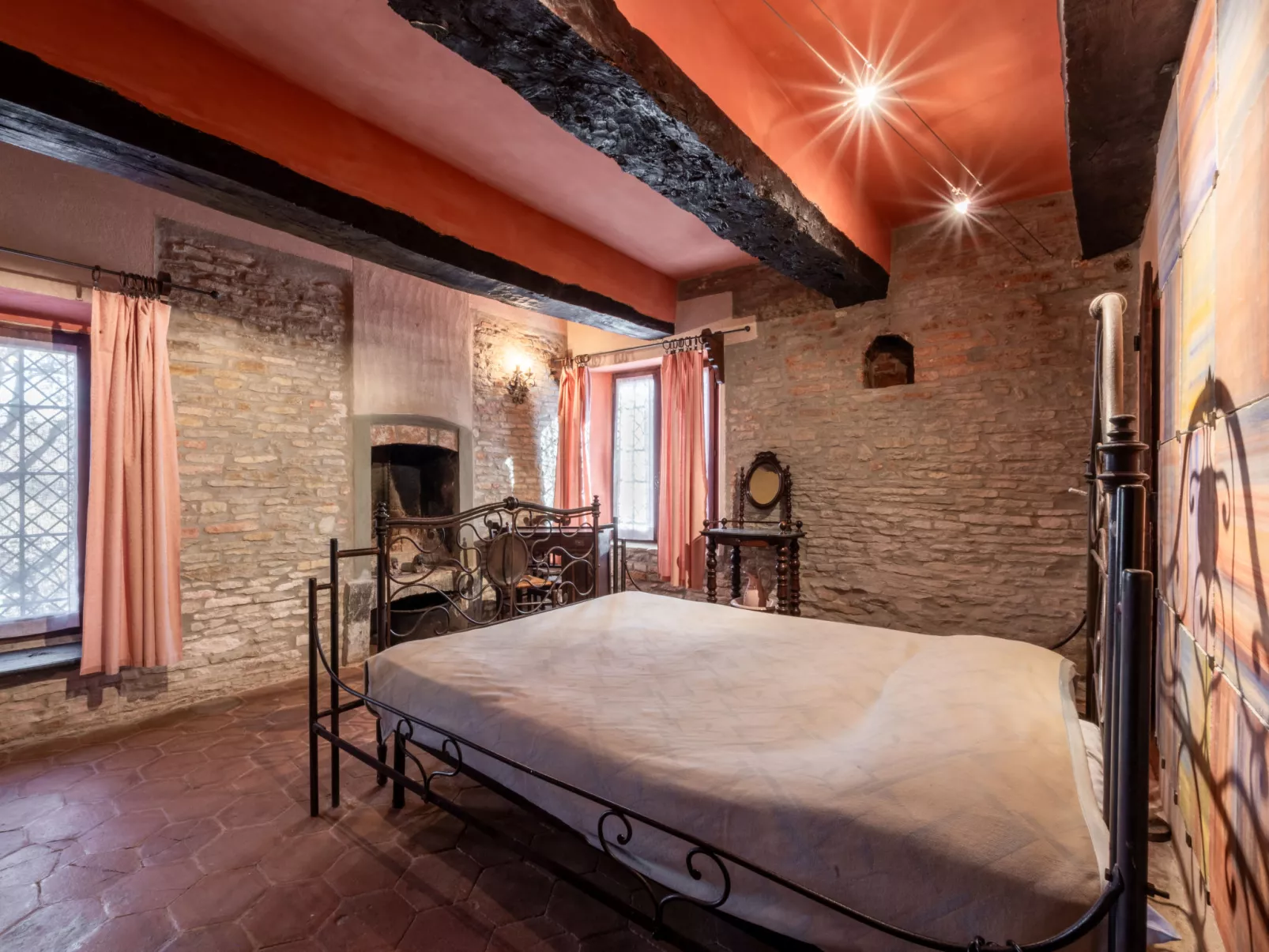 Borgo del Riondino-Inside