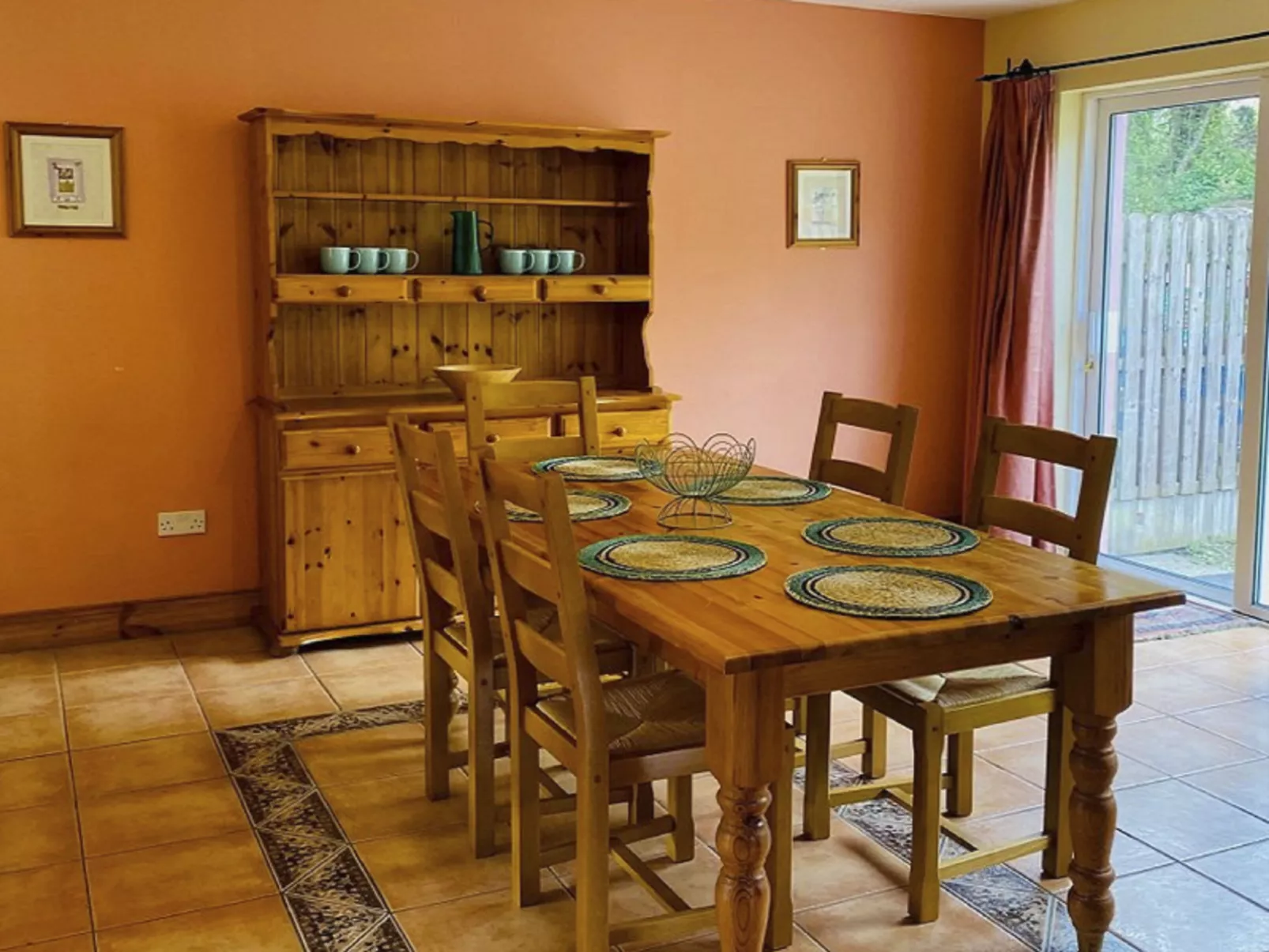 Sunshine Heights-Inside