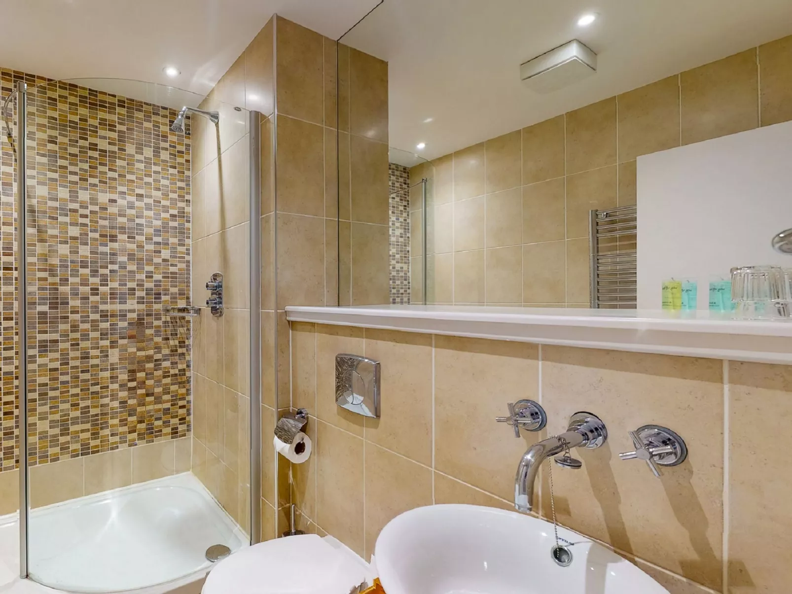 Castlemartyr Holiday Lodge-Drinnen