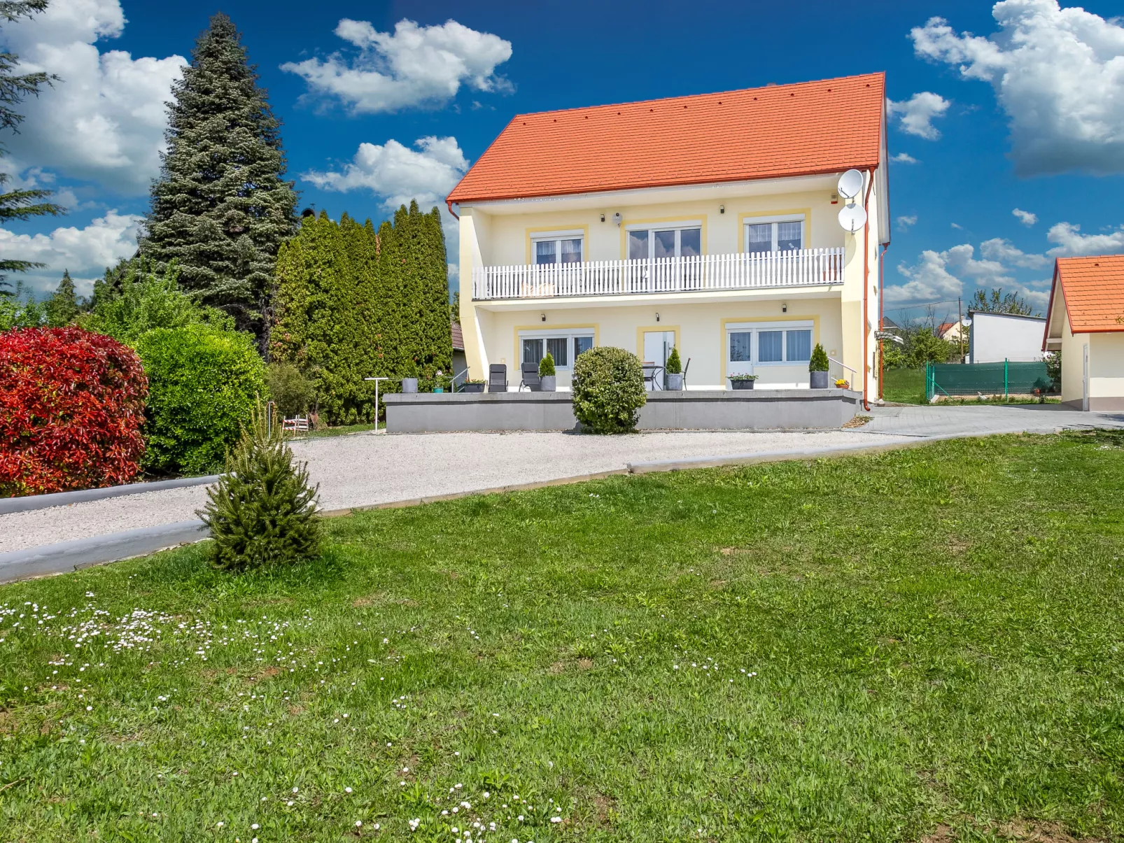 Cserszeg-Outside