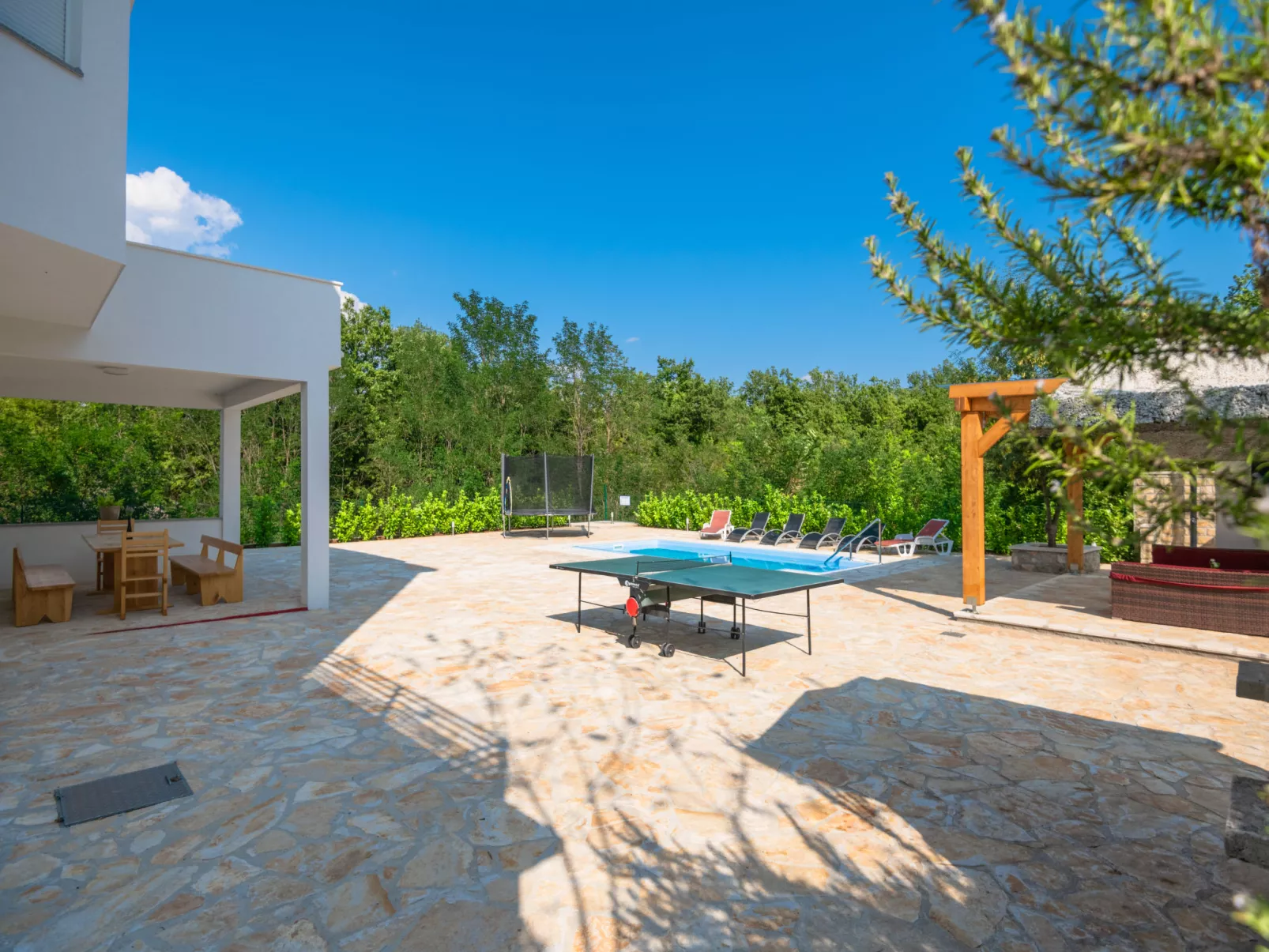 Villa Dalmatina-Outside