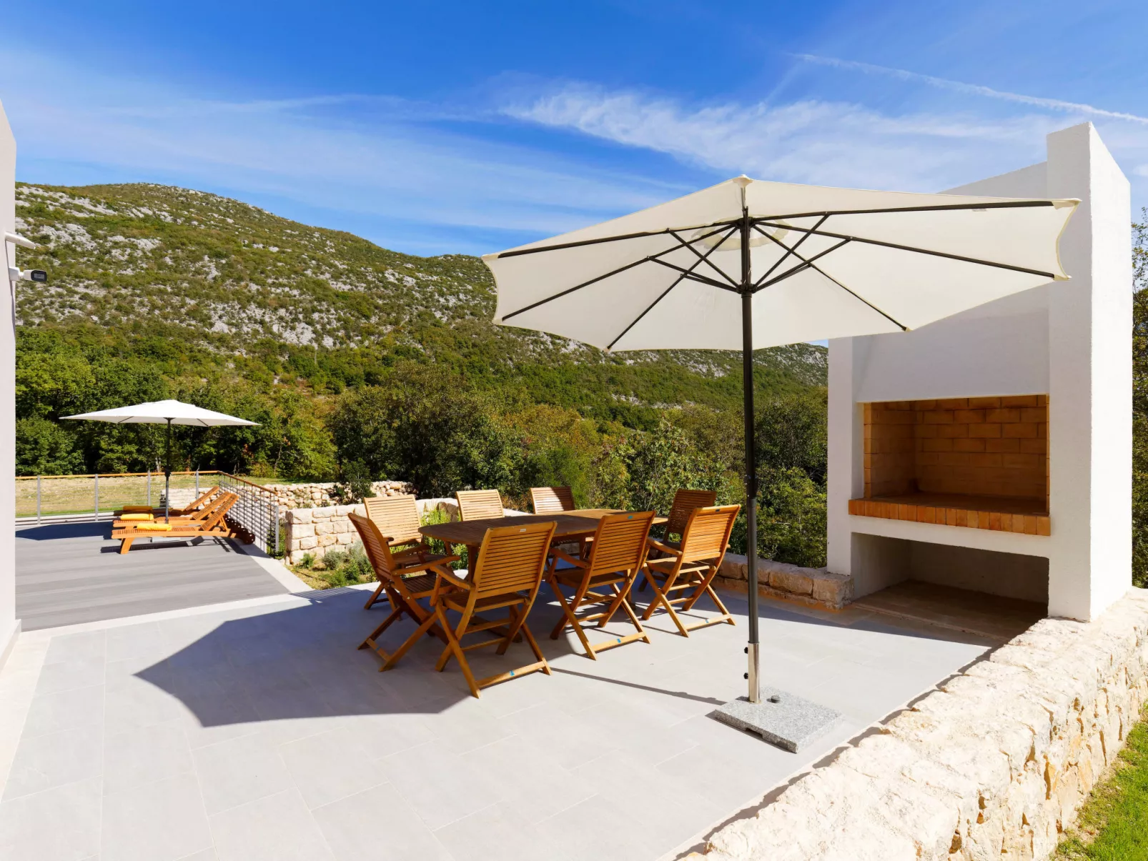 Villa Jure-Outside