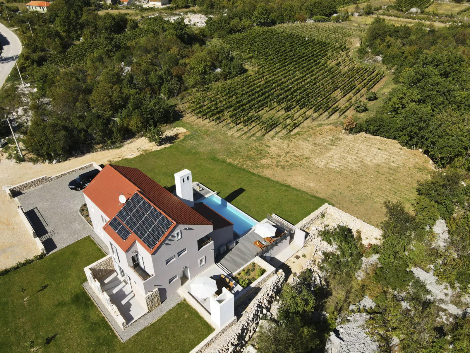 Villa Jure-Outside
