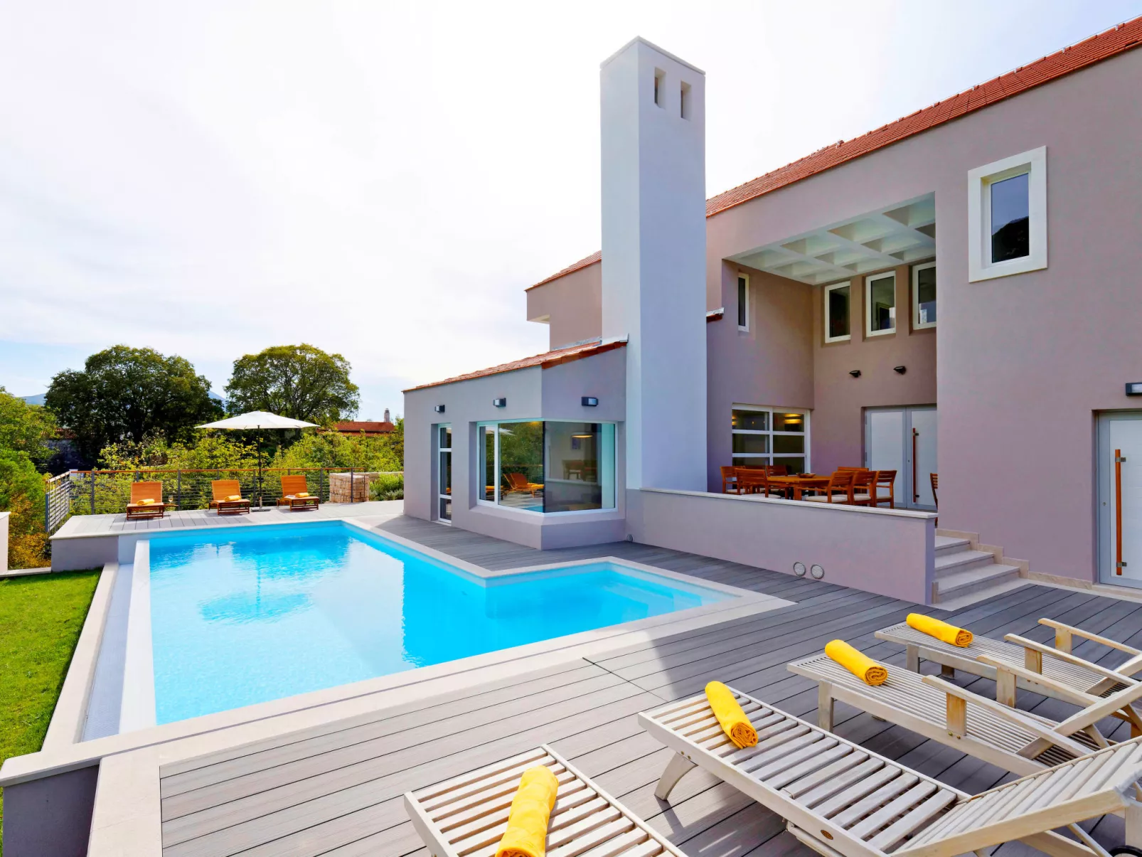 Villa Jure-Outside