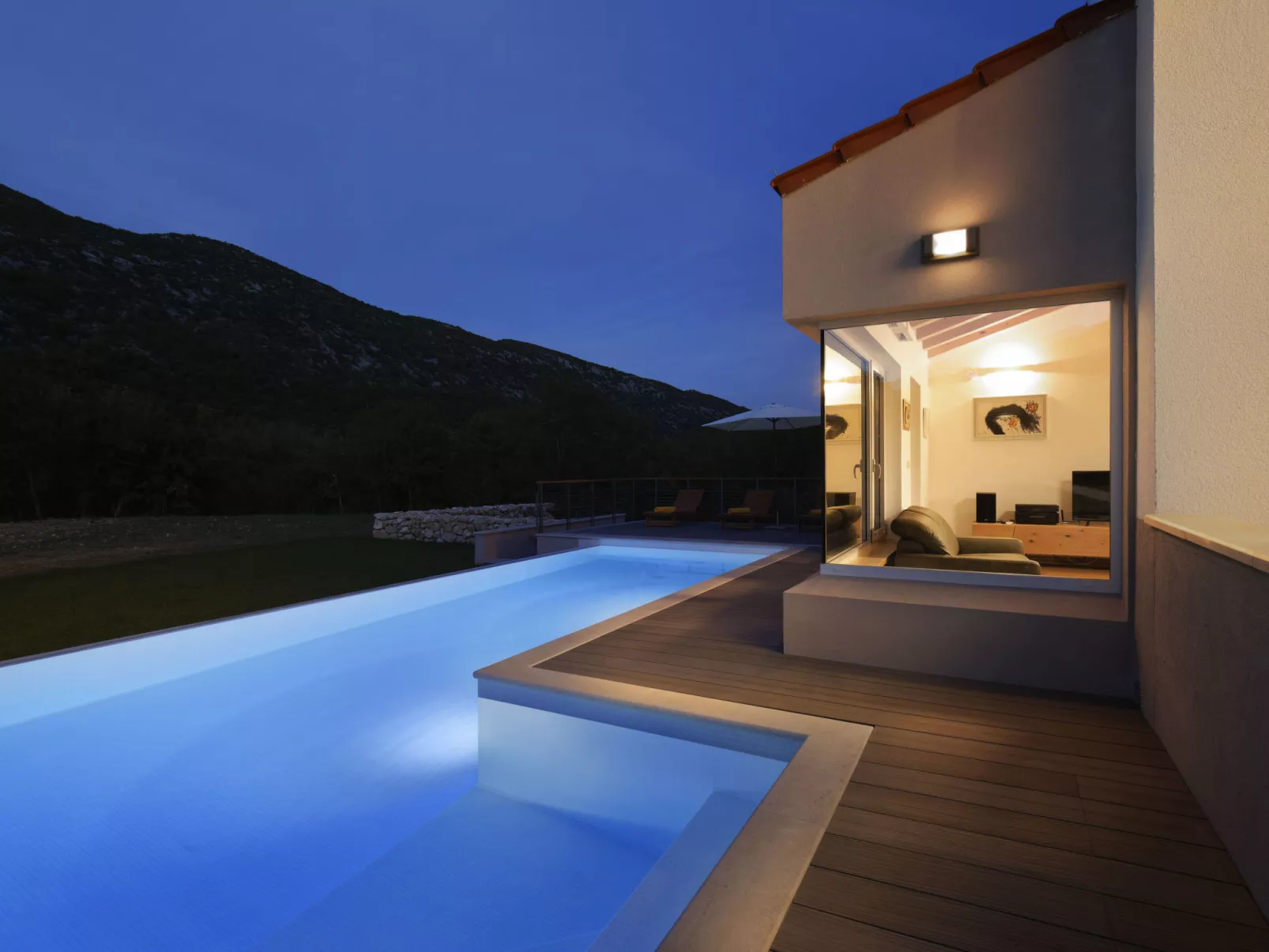 Villa Jure-Outside