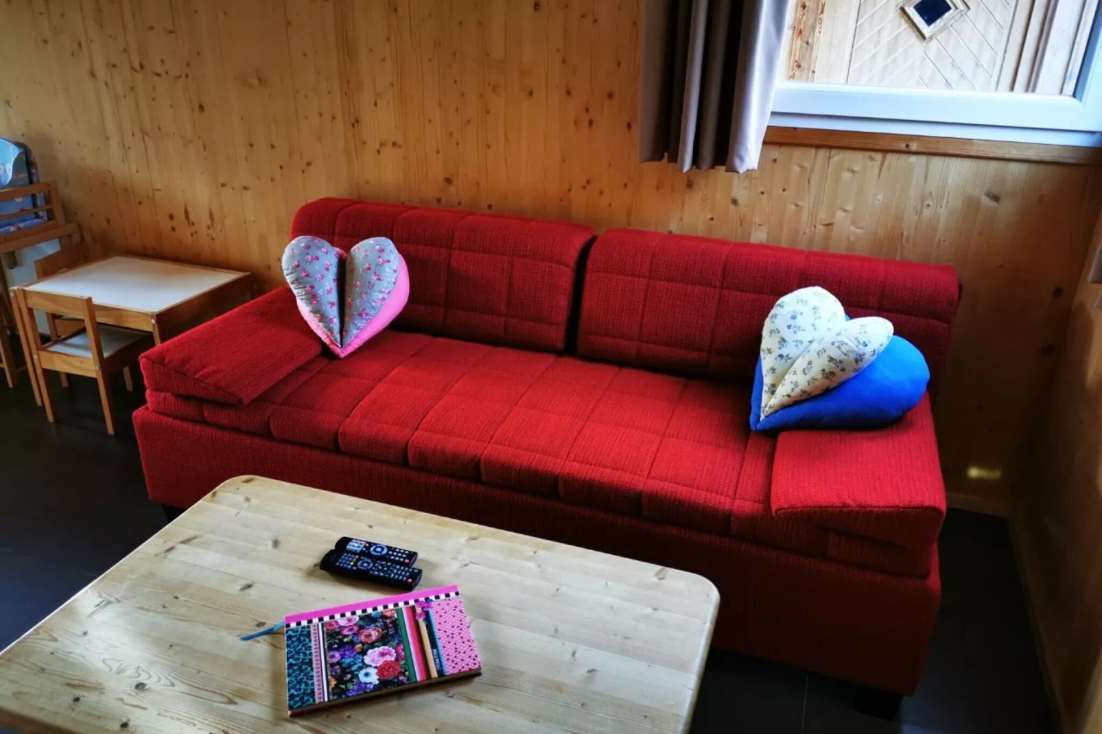 Chalet Almdorf 8-Living room