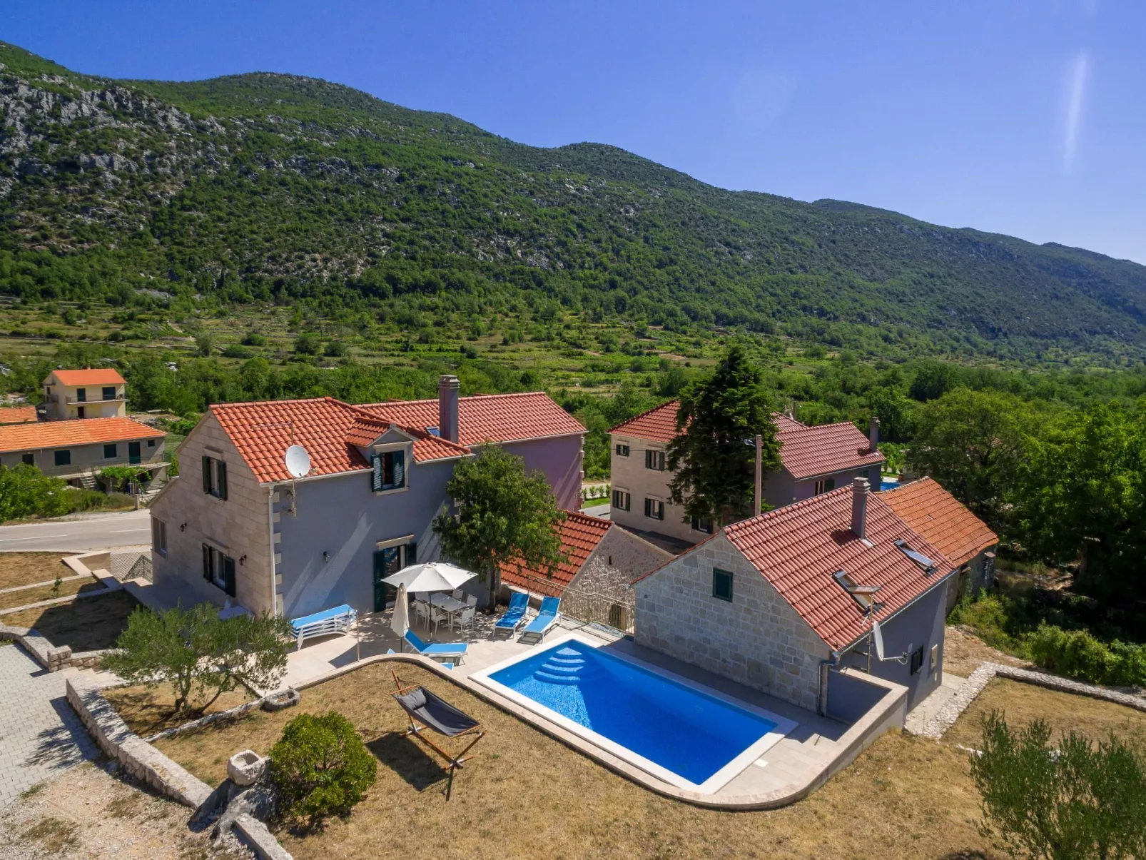 Villa Roglić-Outside