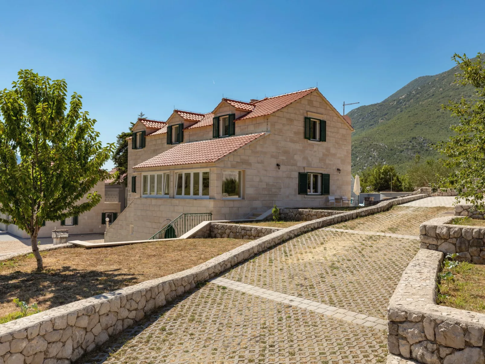Villa Roglić-Outside