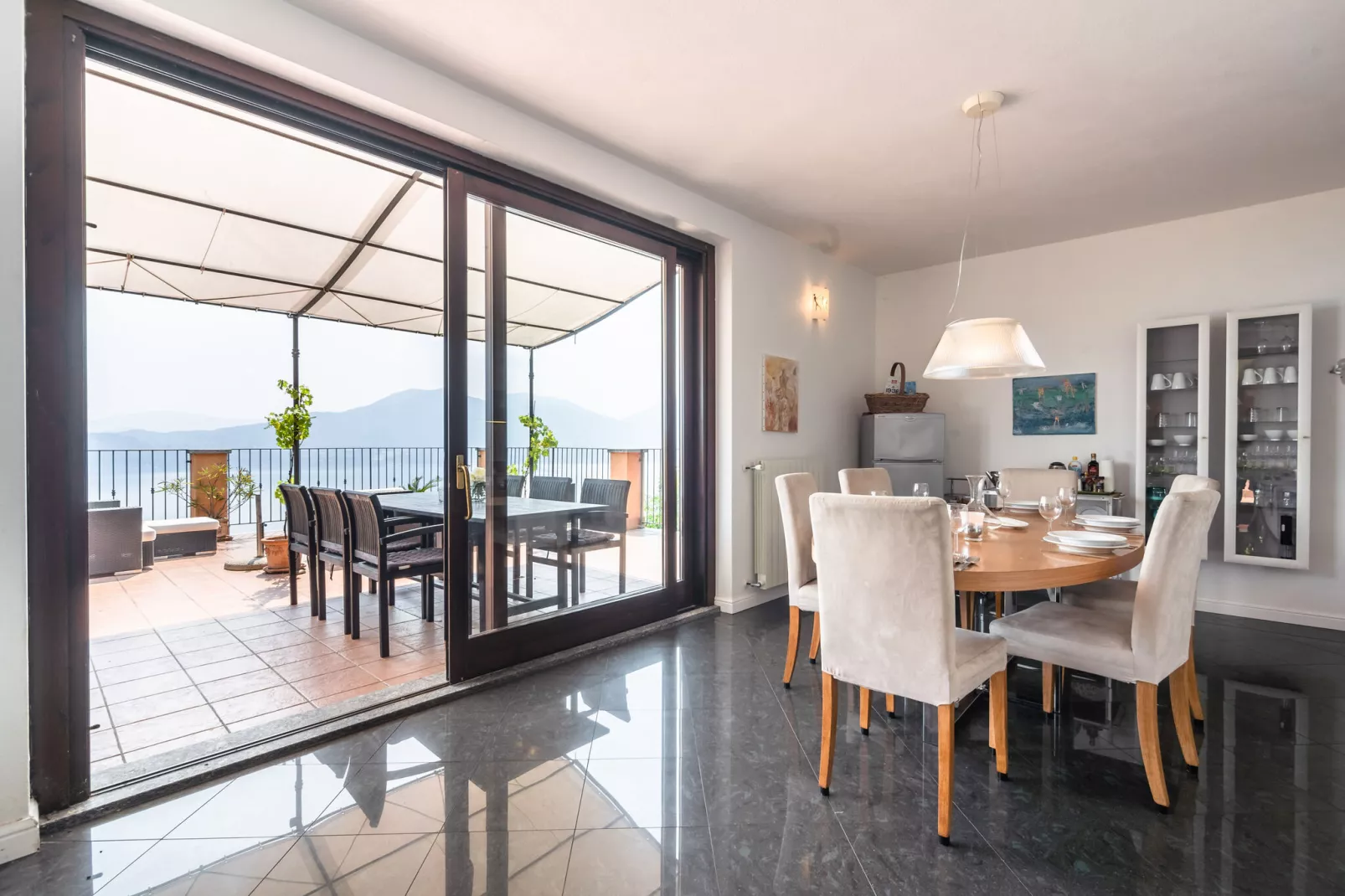 Panoramica E VentiSei-Dining room