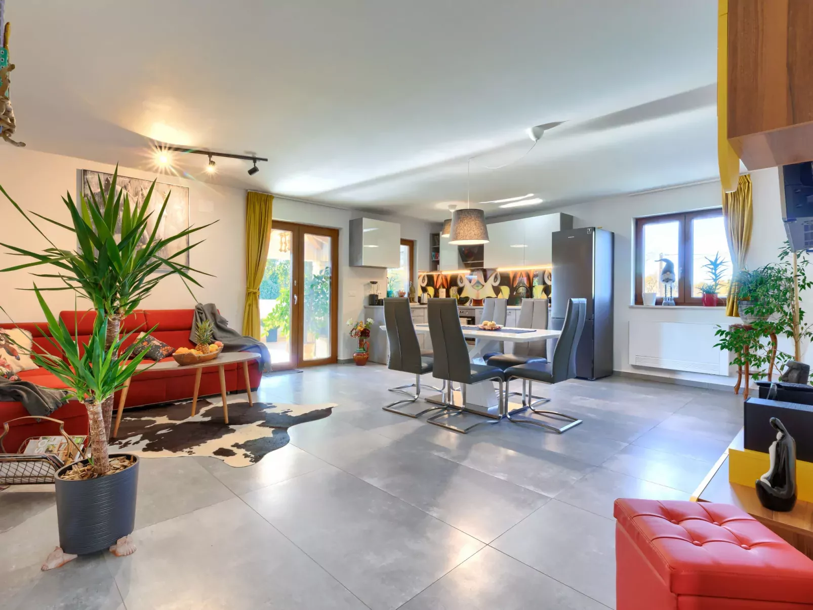 Villa Lora-Inside