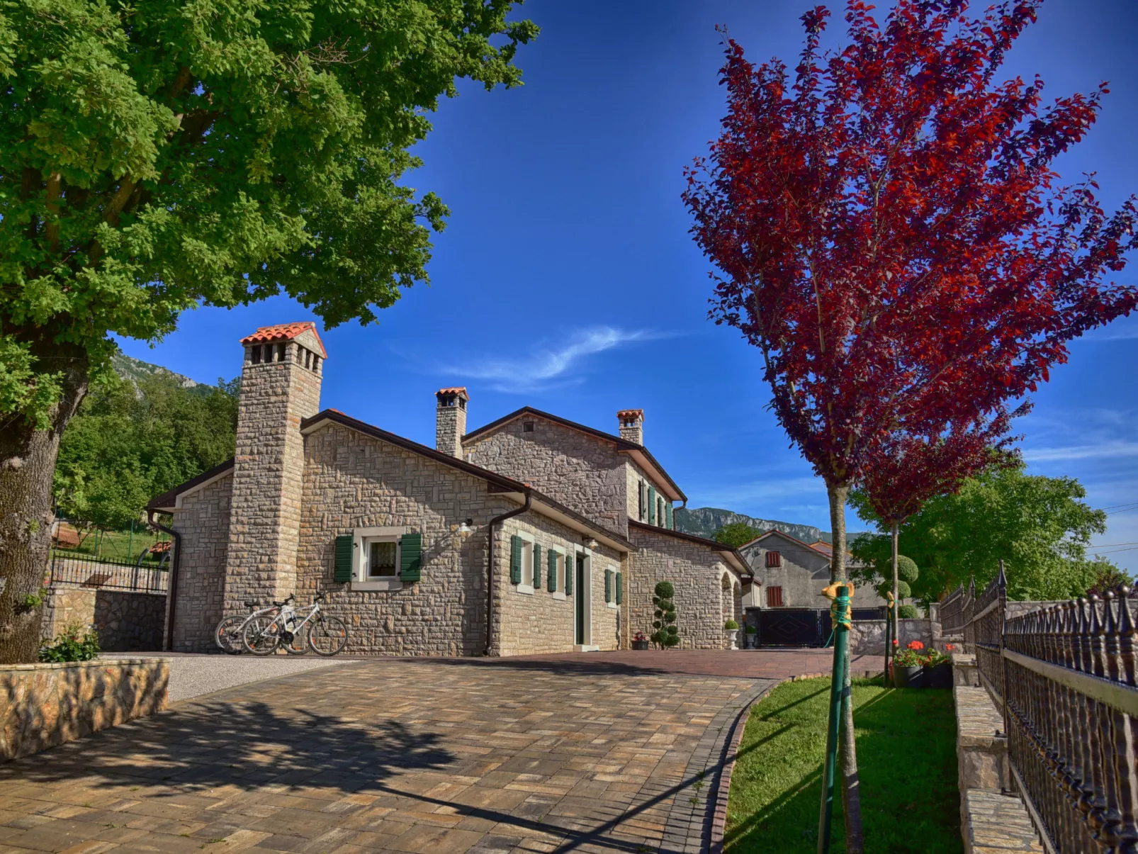 Villa Škavre-Outside