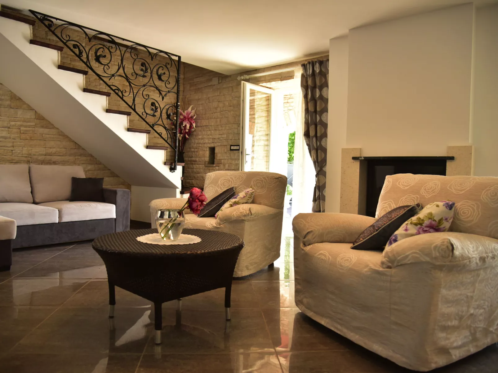 Villa Škavre-Inside
