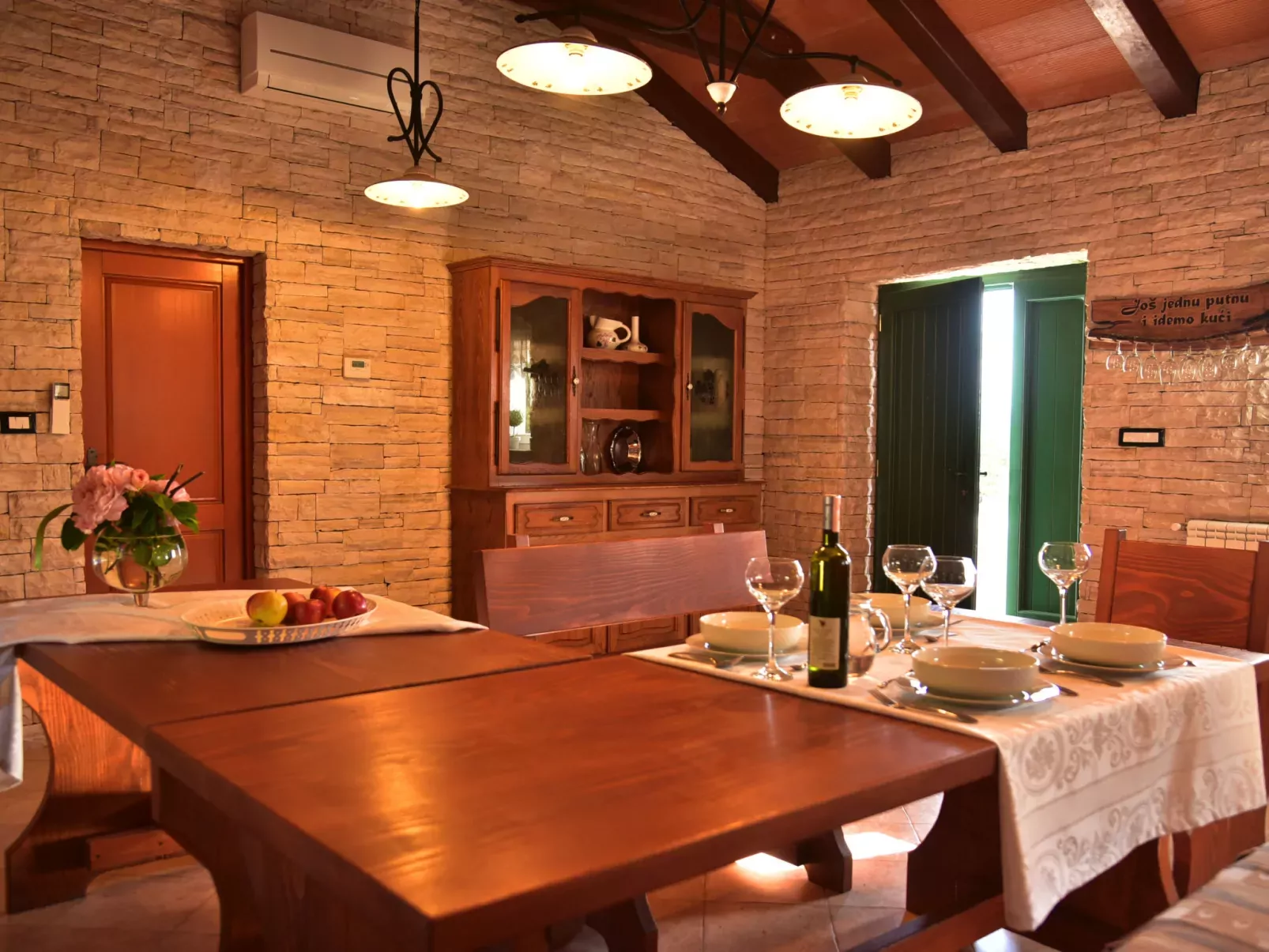 Villa Škavre-Inside
