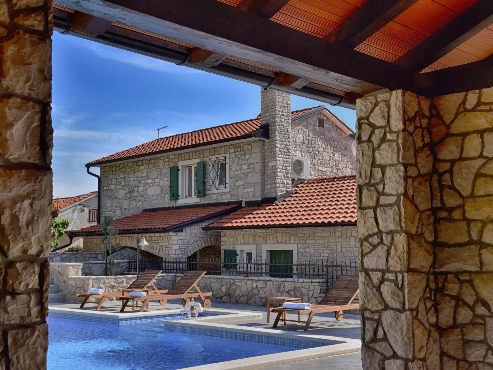 Villa Škavre-Outside