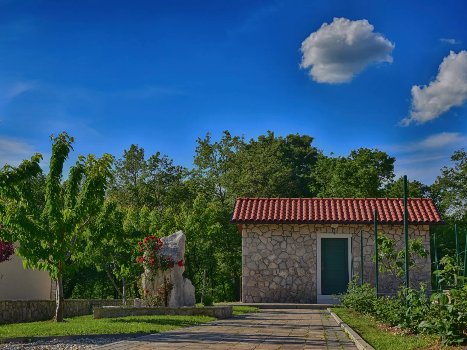 Villa Škavre-Outside