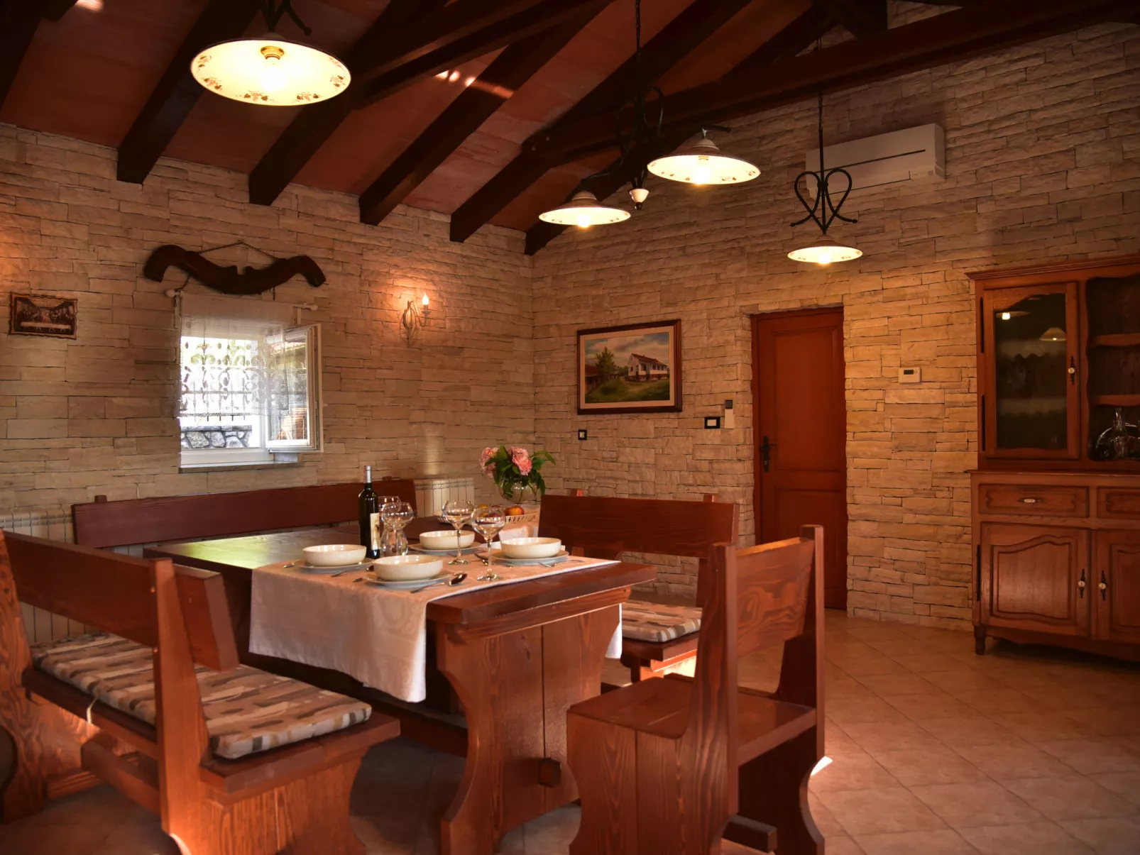 Villa Škavre-Inside