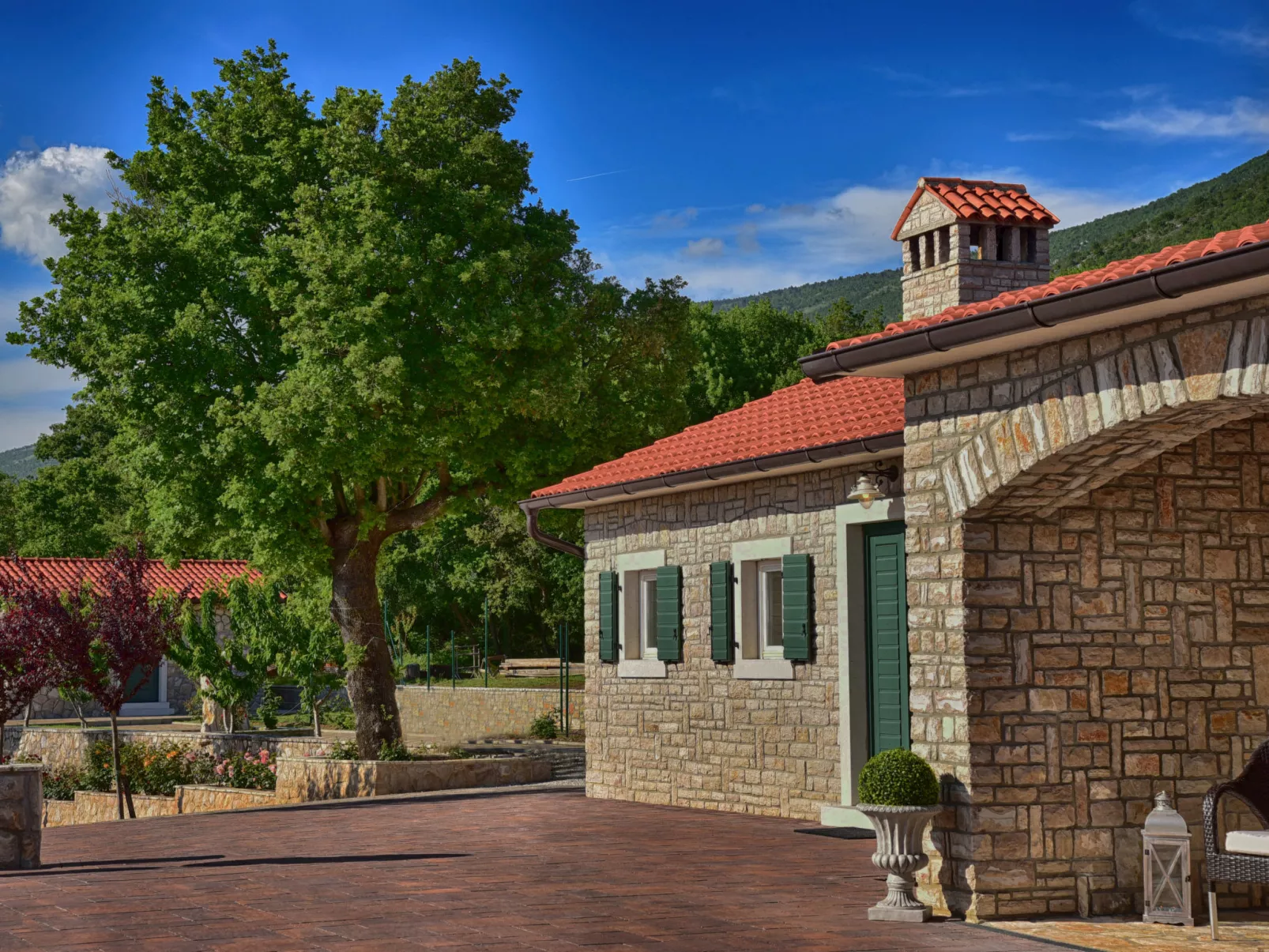 Villa Škavre-Outside