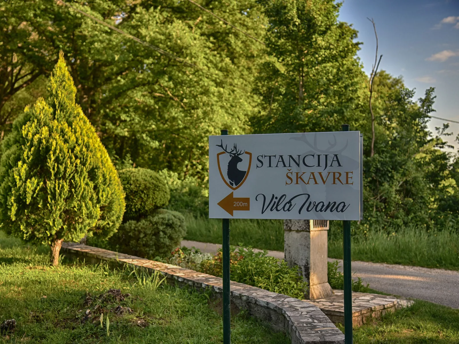 Villa Škavre-Outside